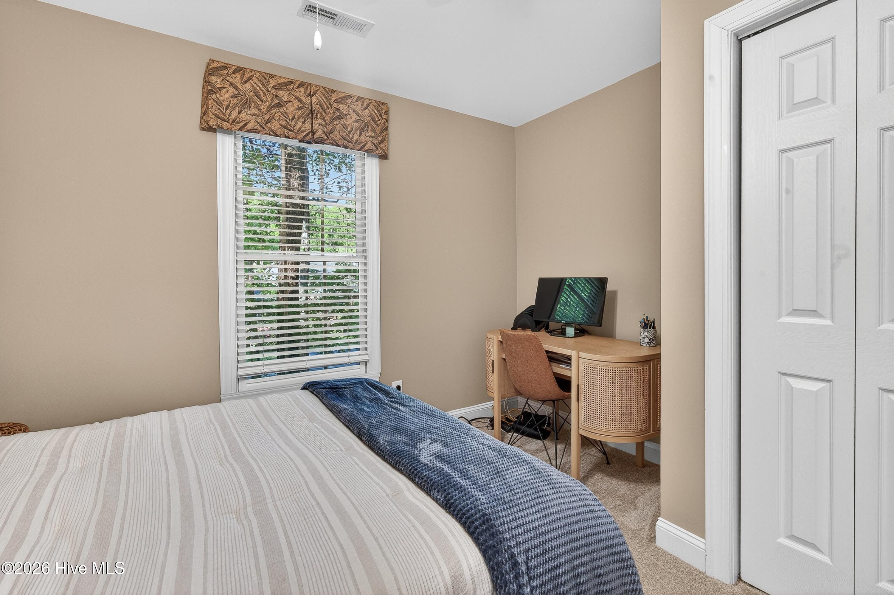 100566829 | Photo 20