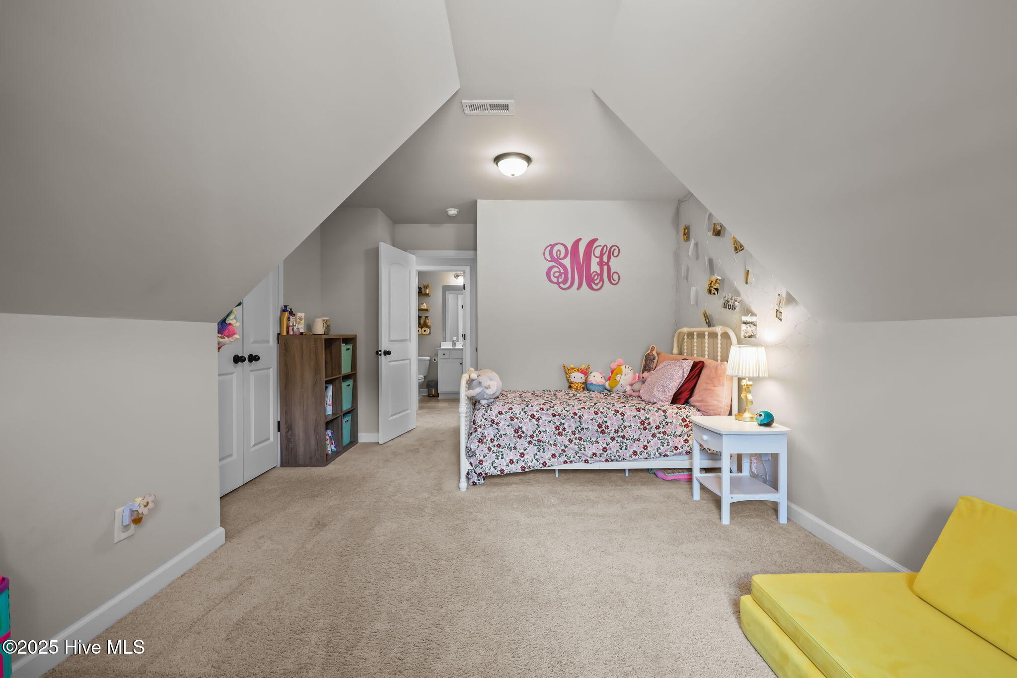 100525463 | Photo 26