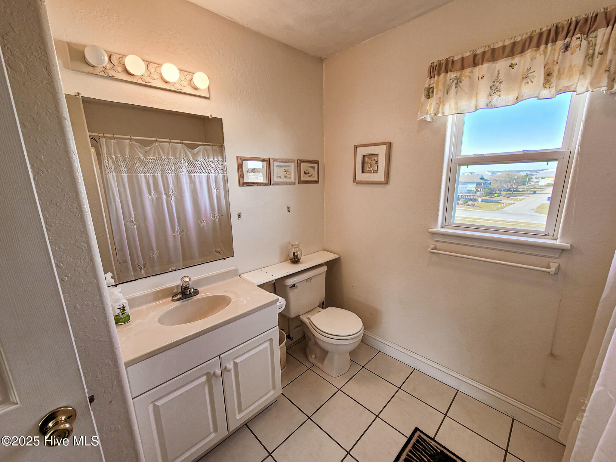 100499677 | Photo 27