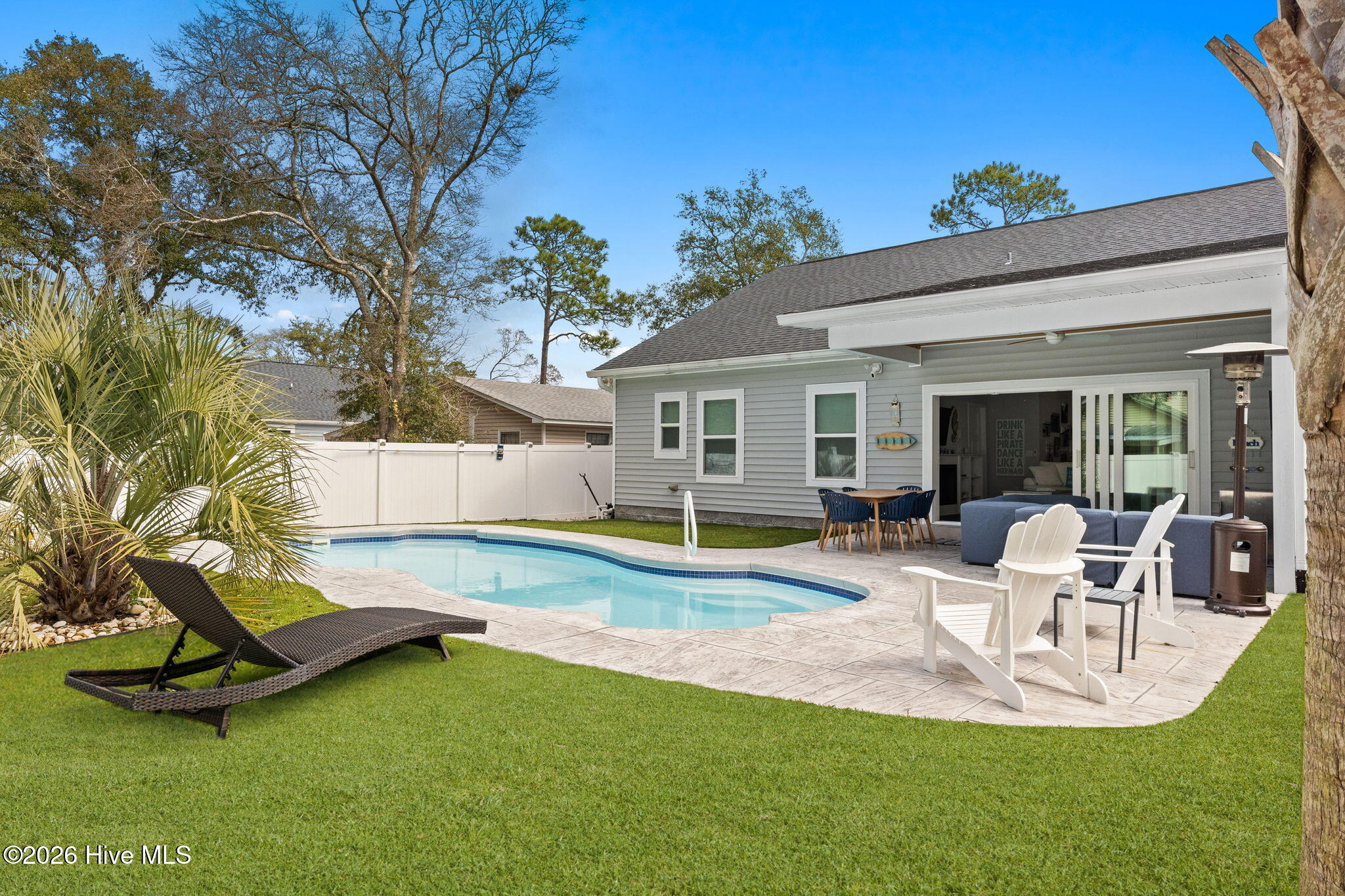 100568020 | Photo 30