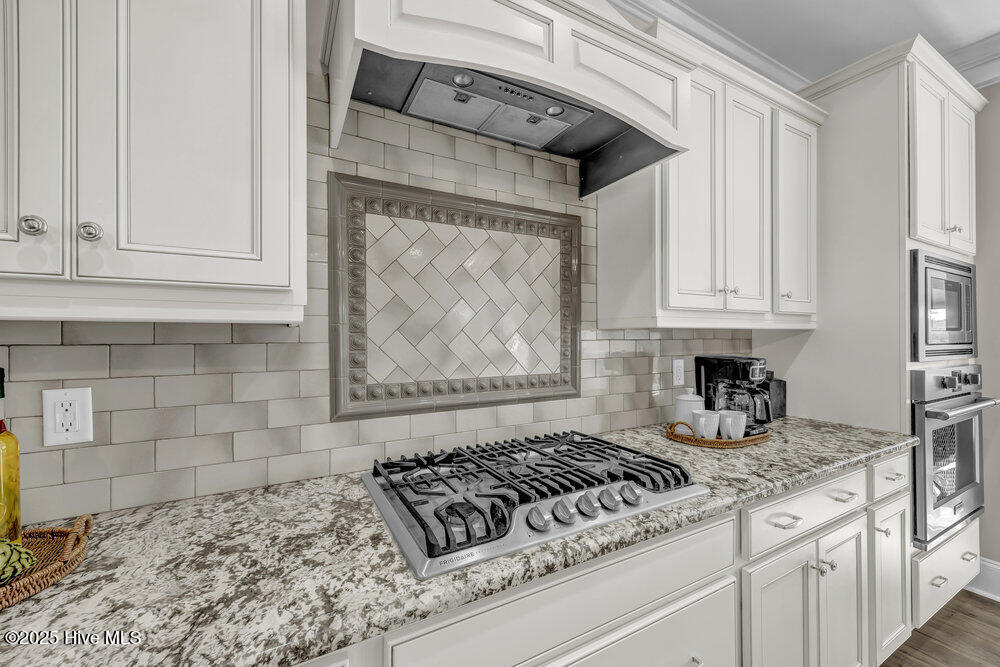 100539818 | Photo 10