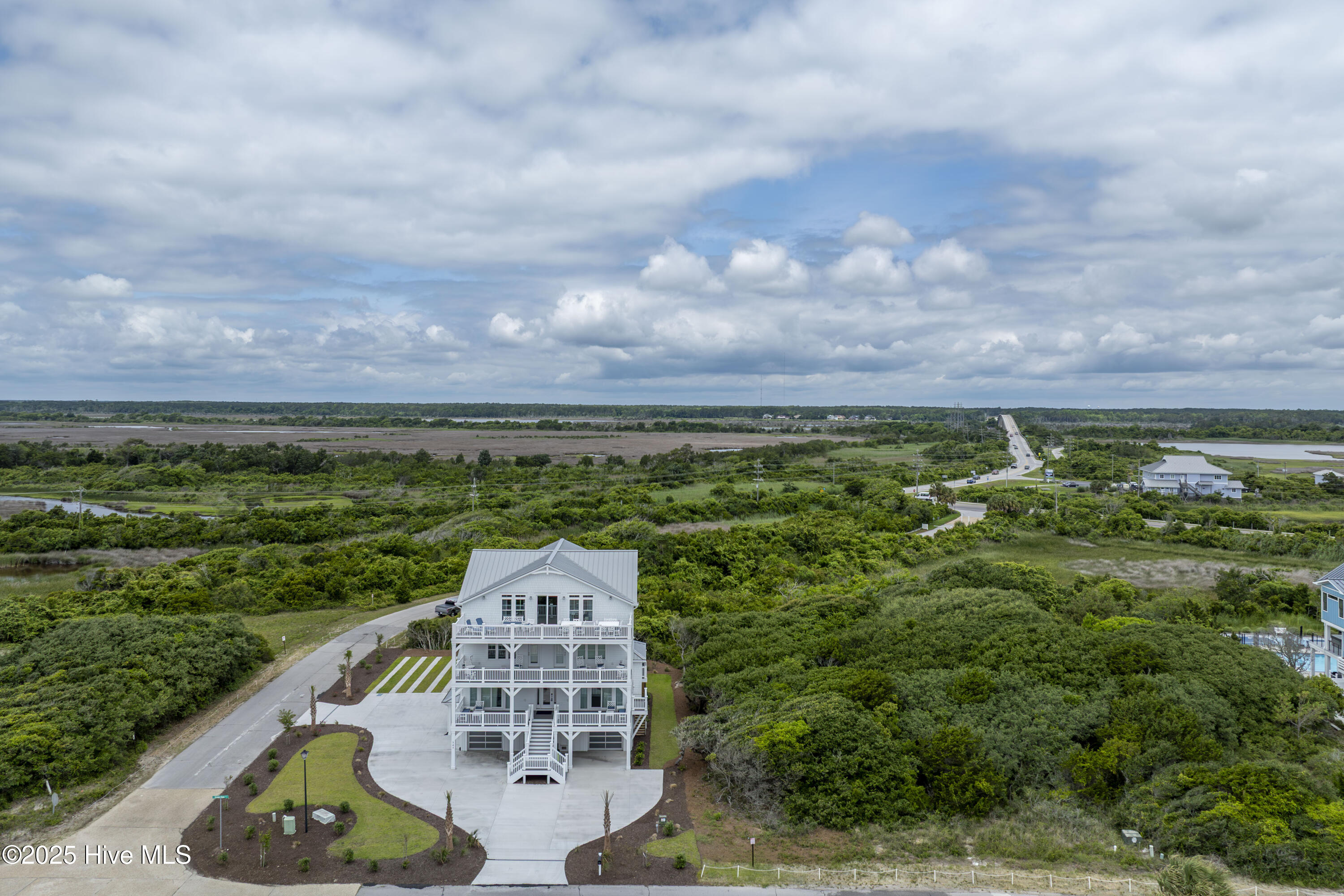 100510701 | Photo 90