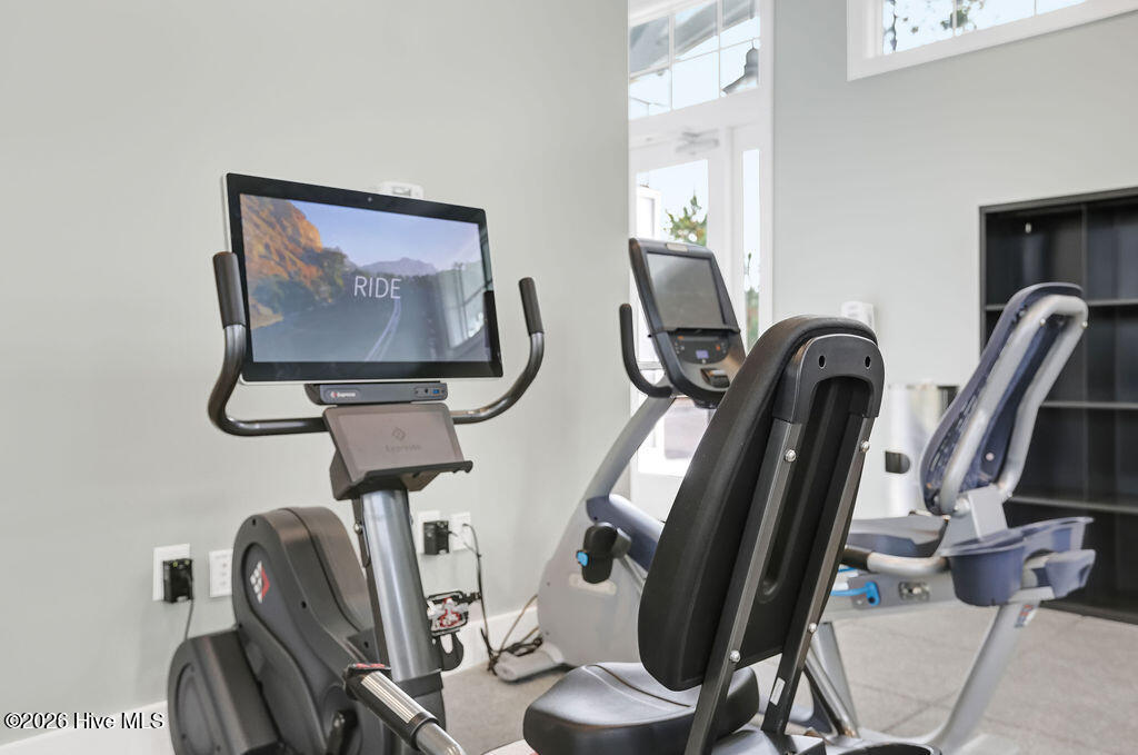 100565235 | Photo 124