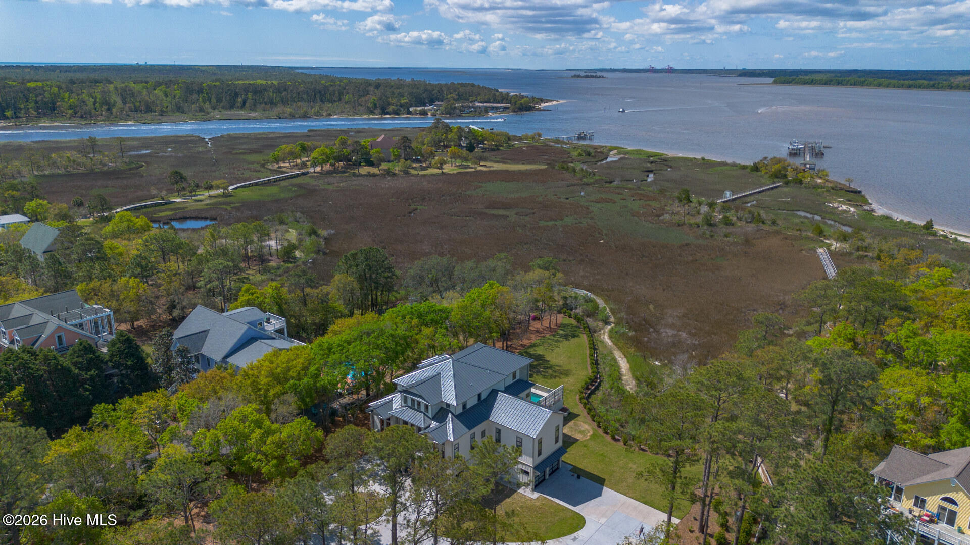 100553549 | Photo 76