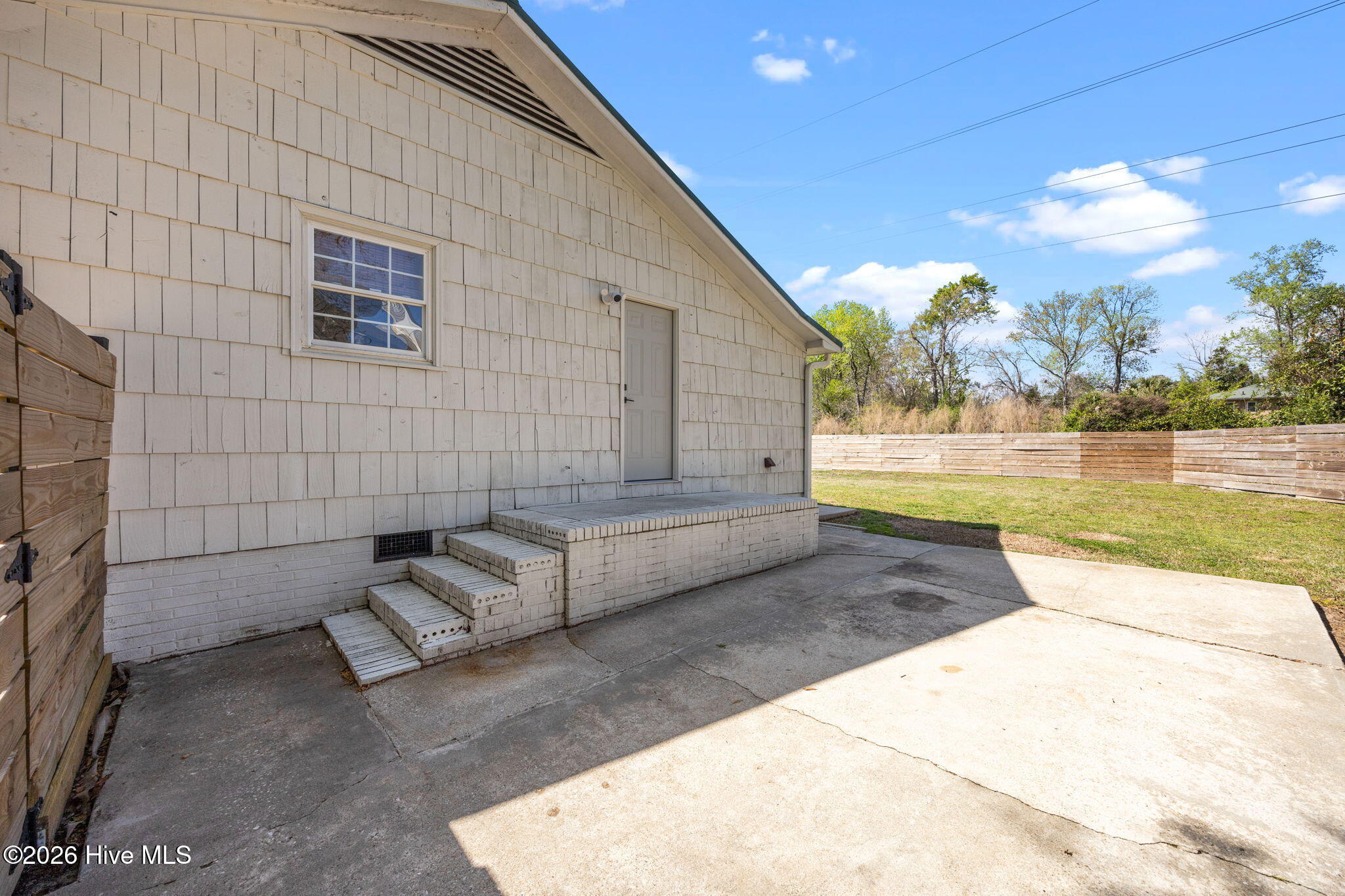 100564380 | Photo 26