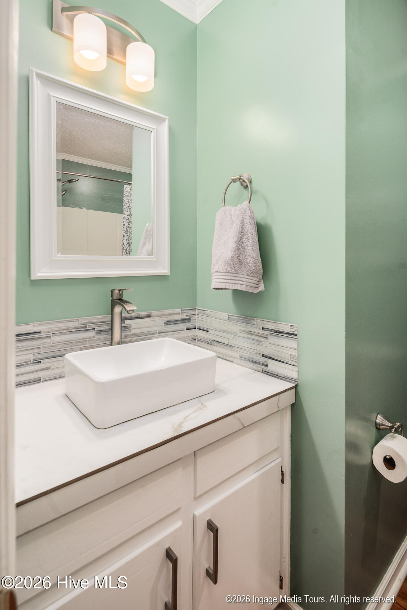 20260420 MLS M_Heinz 2325 Vineyard Dr Ap