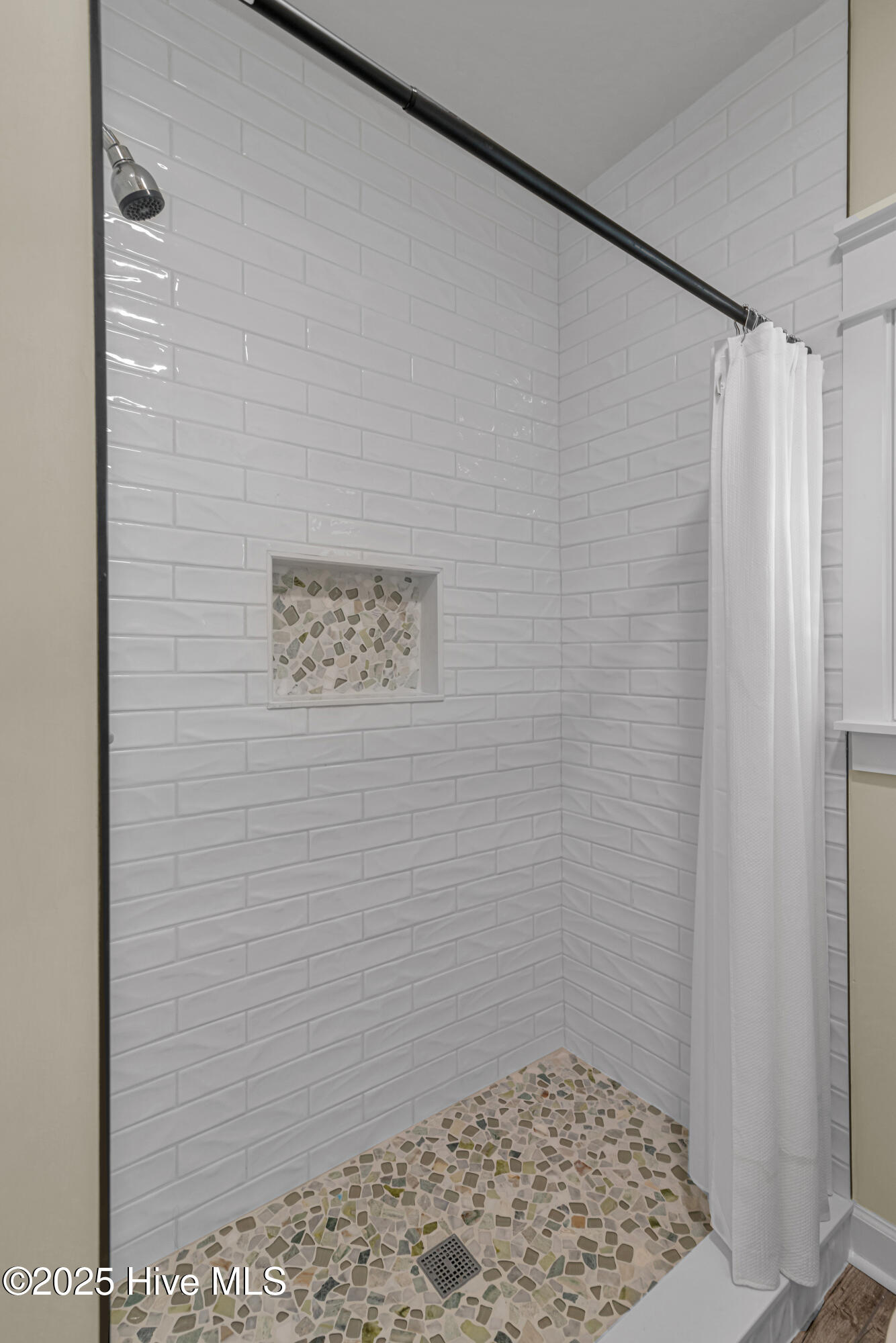 100530224 | Photo 31