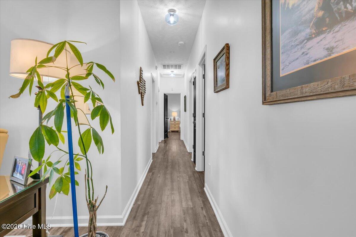 100570228 | Photo 10