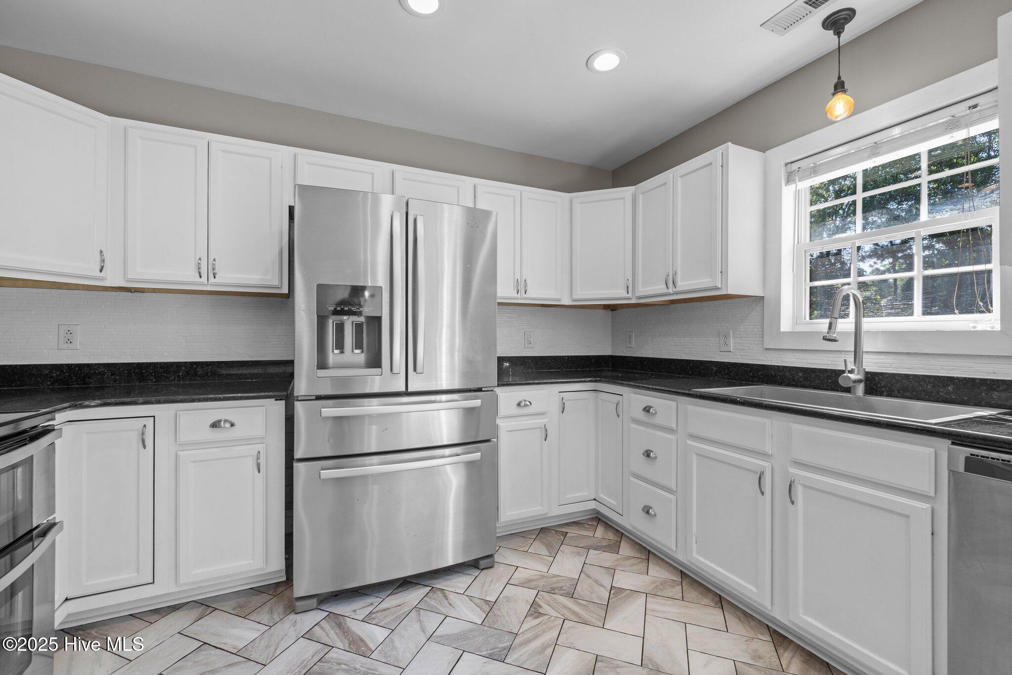 1199 Nine Foot Road,Newport