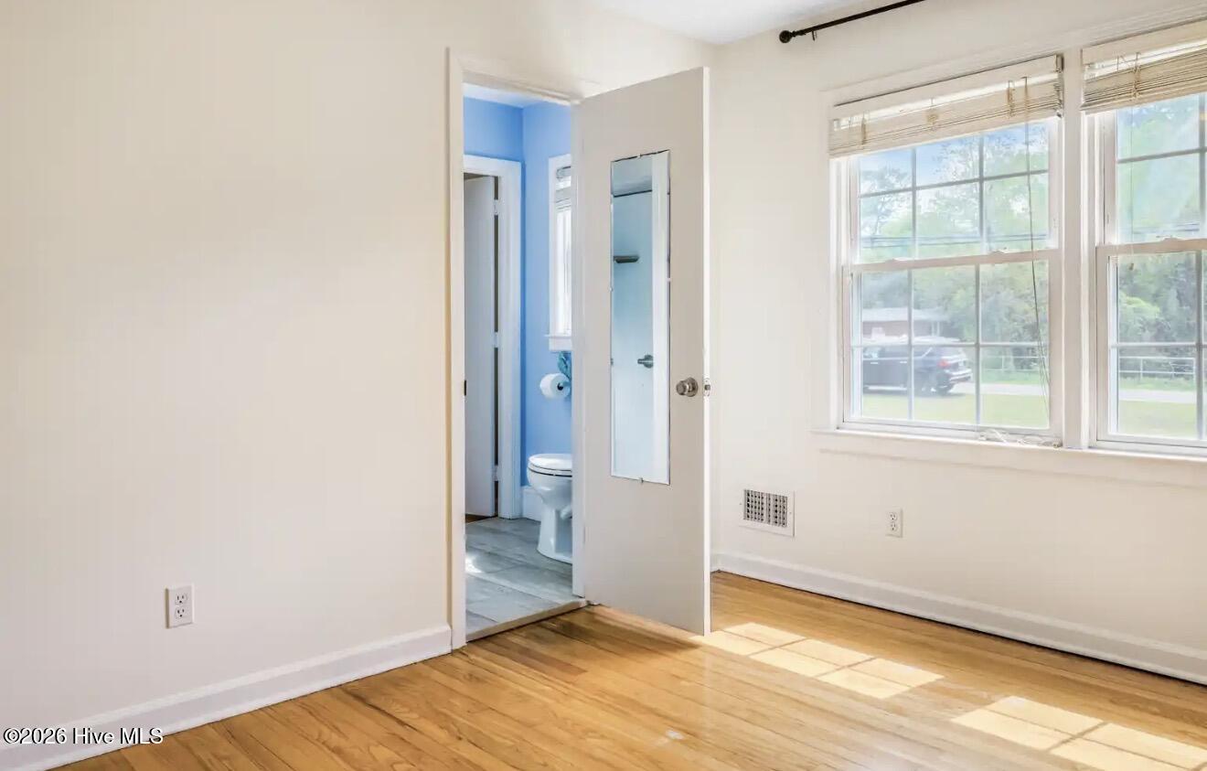 100564742 | Photo 22