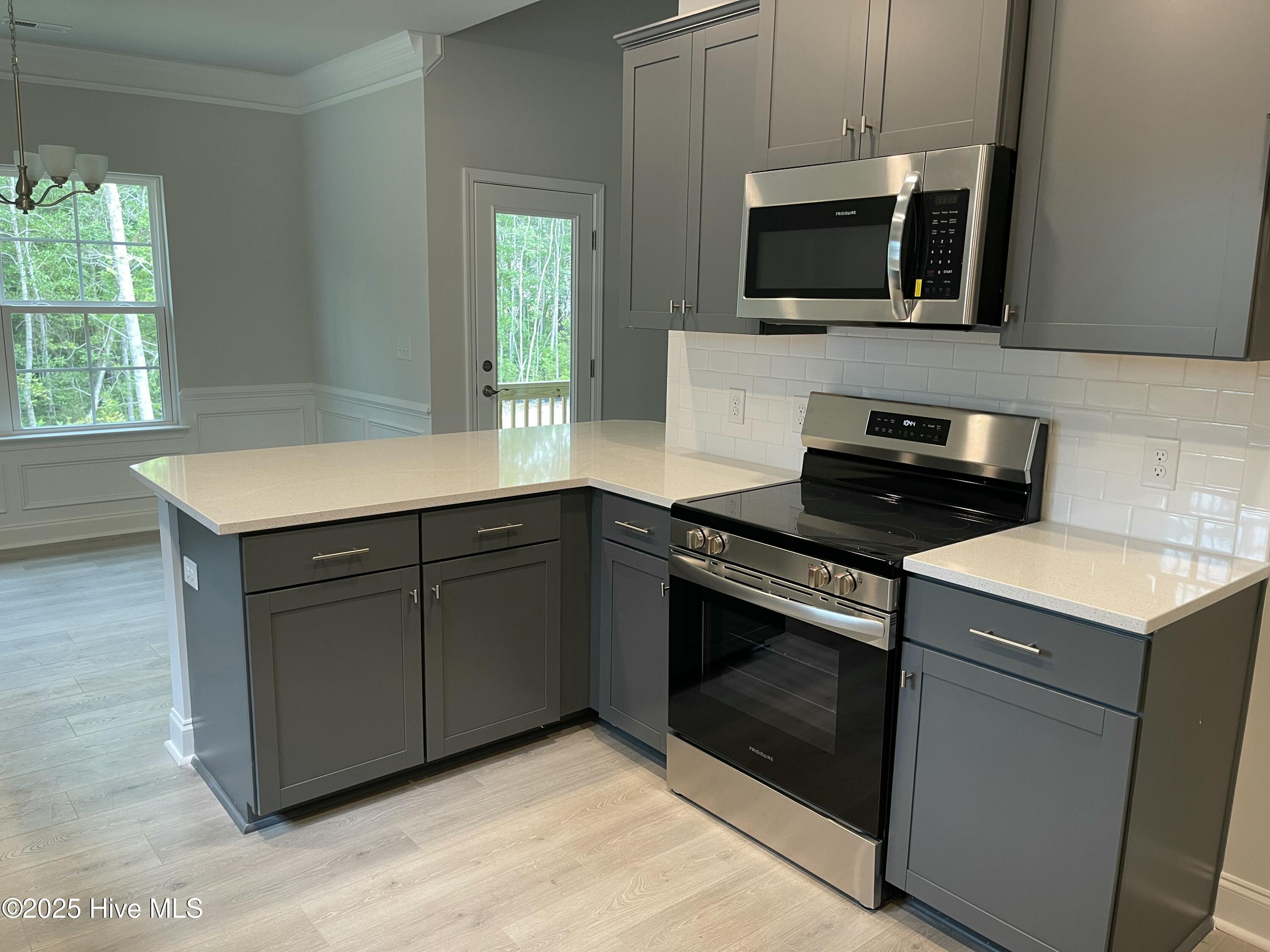 100446746 | Photo 18