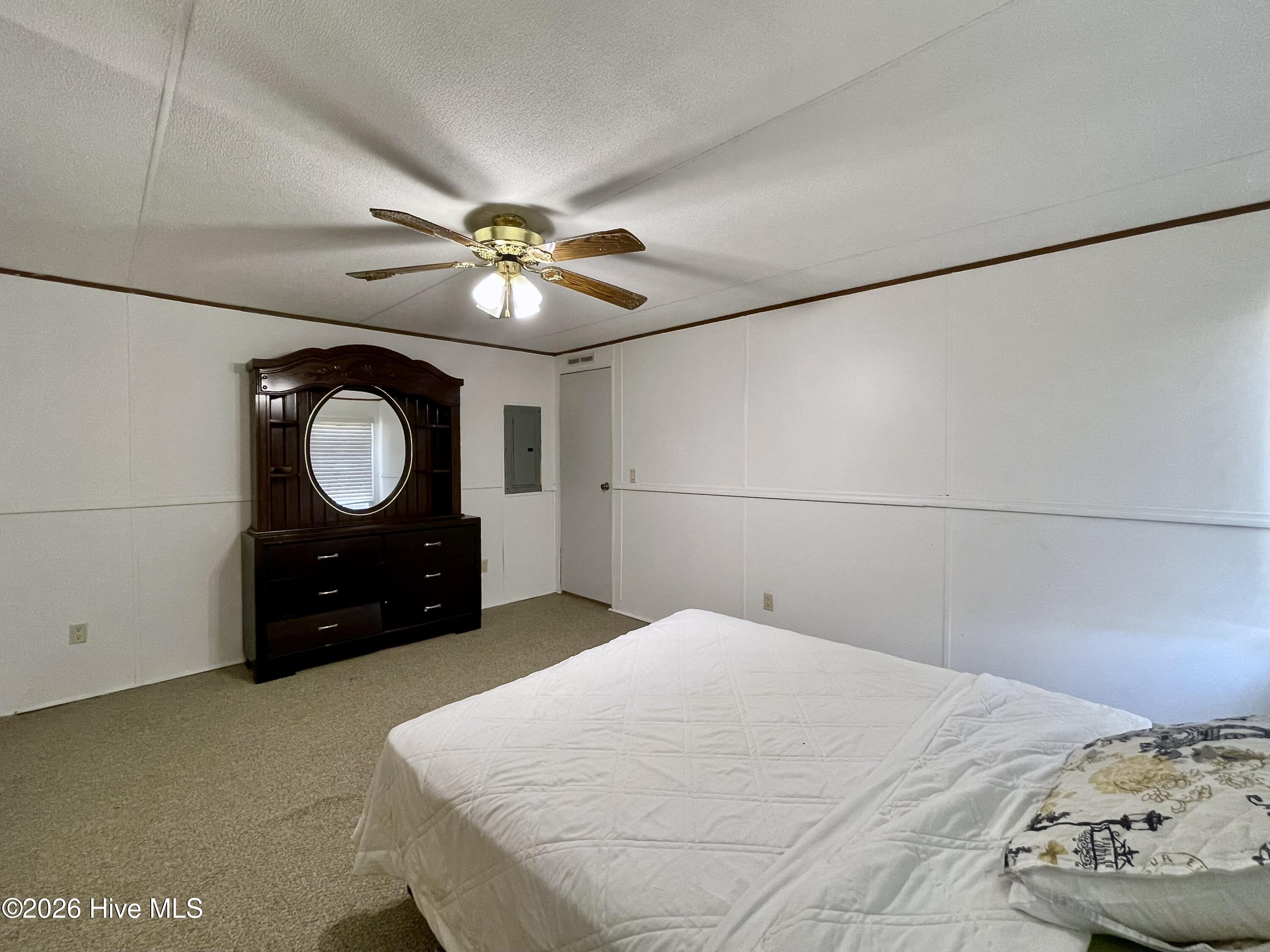 100569888 | Photo 23