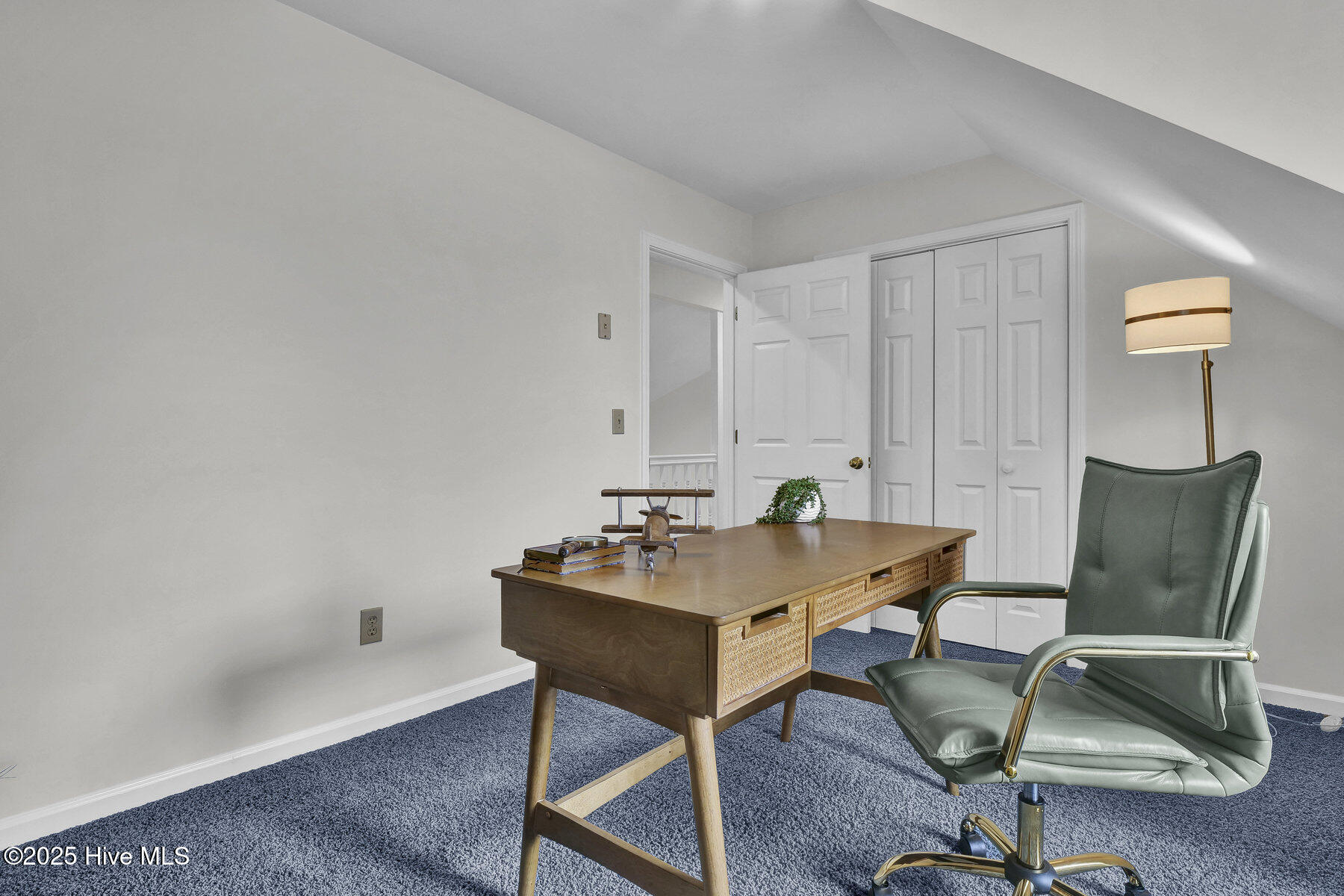 100545503 | Photo 45