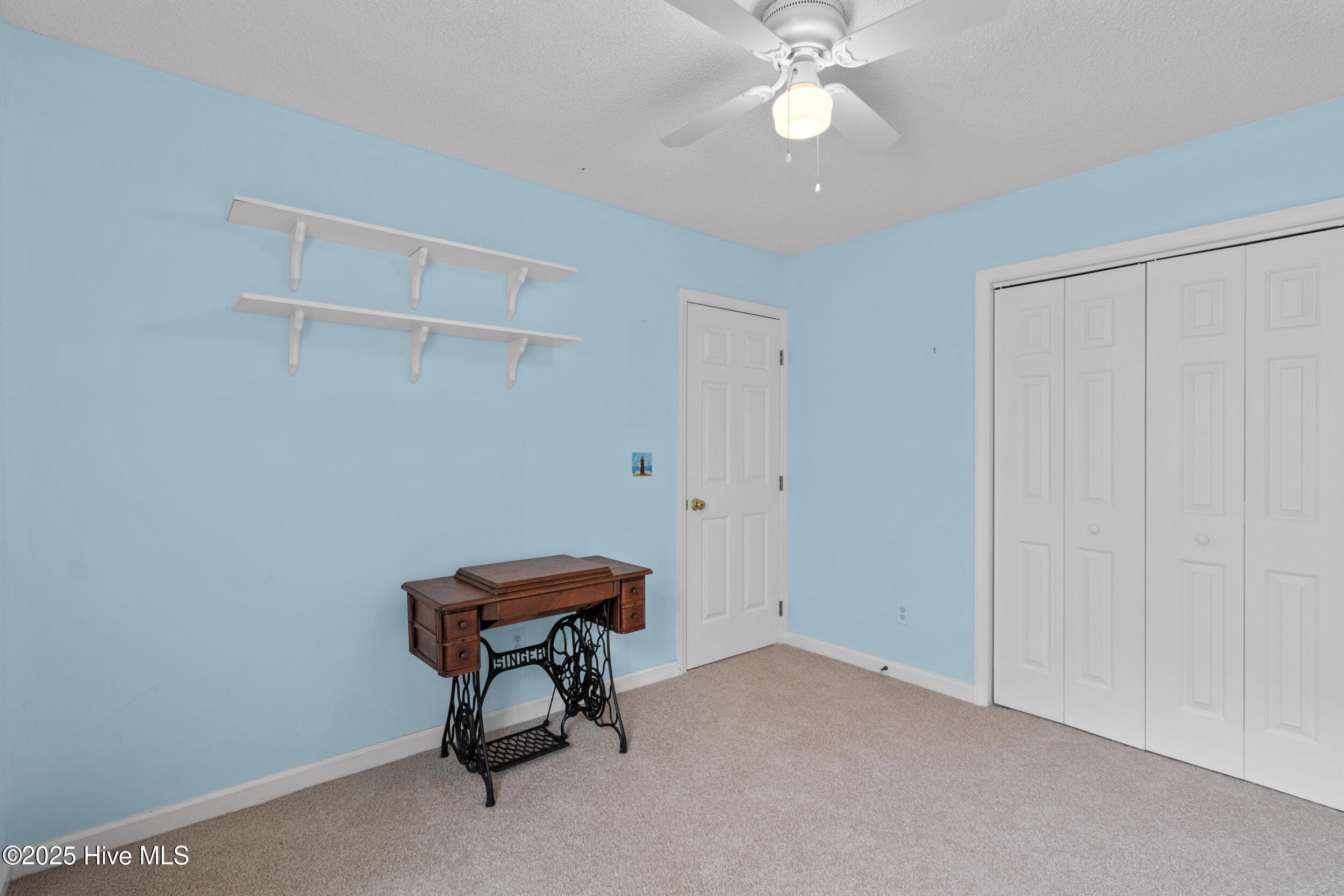 100518849 | Photo 18