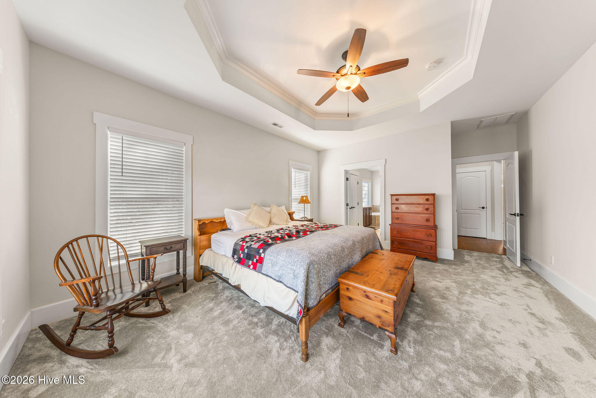 100548590 | Photo 22