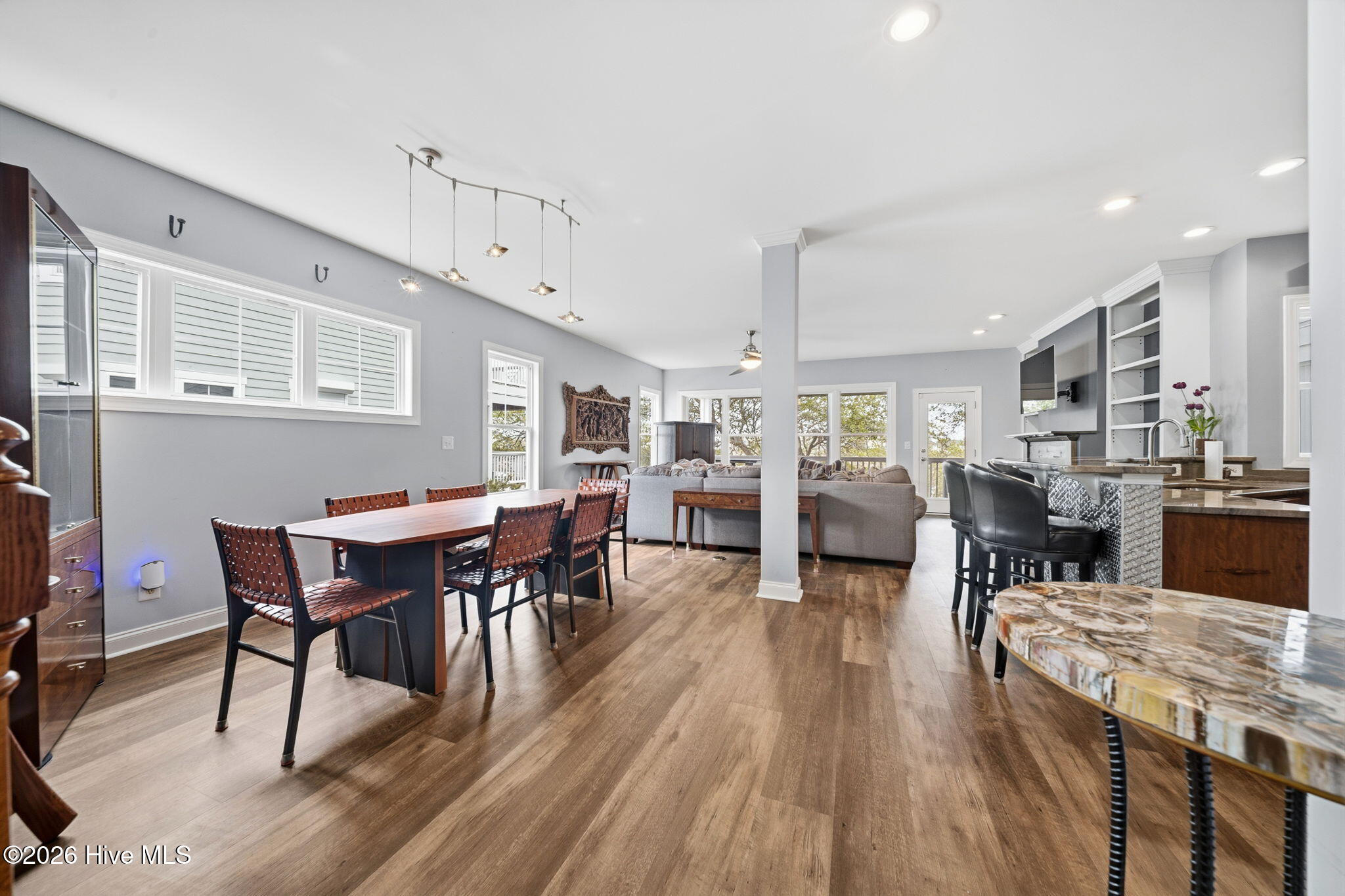 100566136 | Photo 30