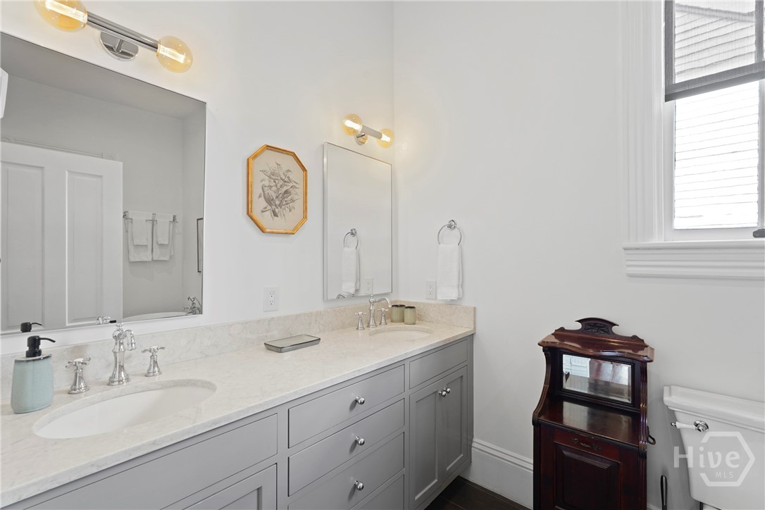 415 Whitaker Street, Savannah, GA, 31401