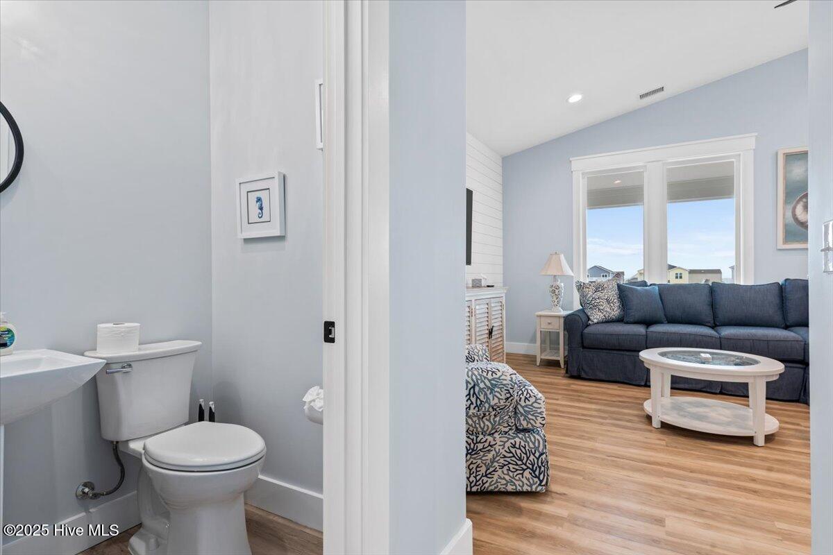 100526608 | Photo 33