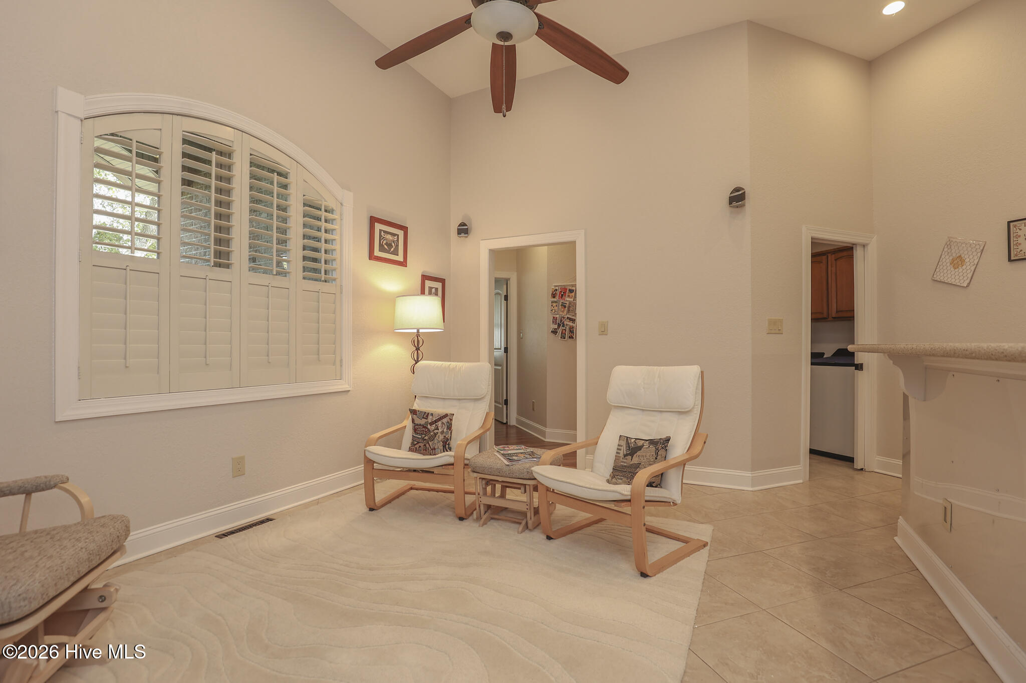 100564942 | Photo 98