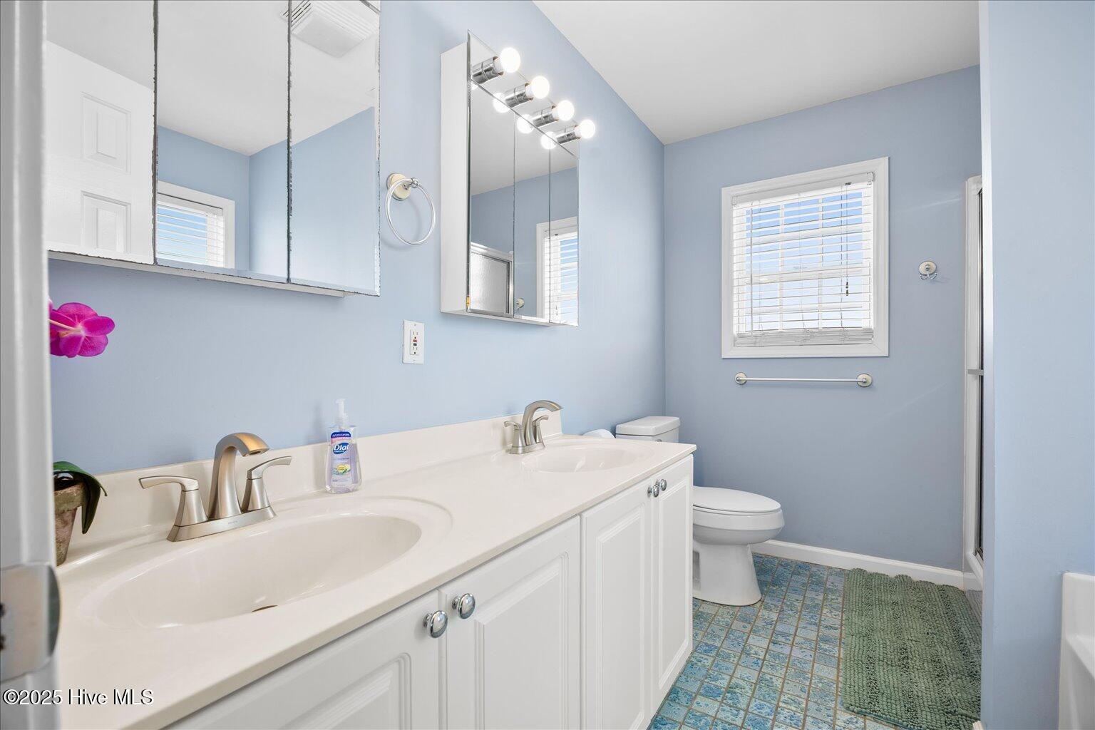 100530582 | Photo 50