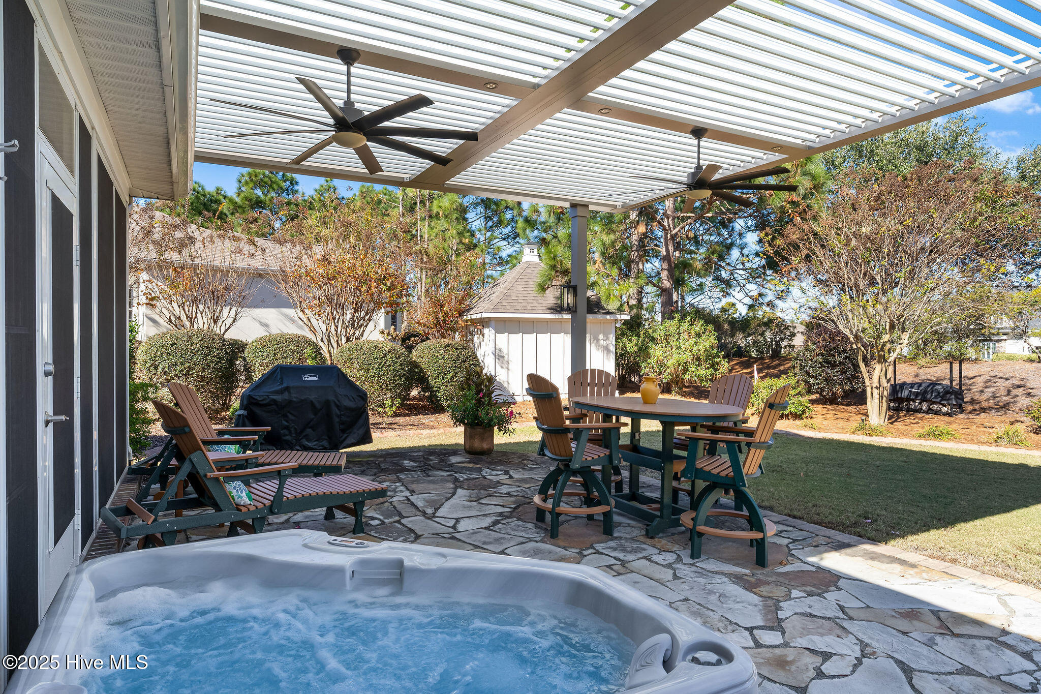 100541913 | Photo 23