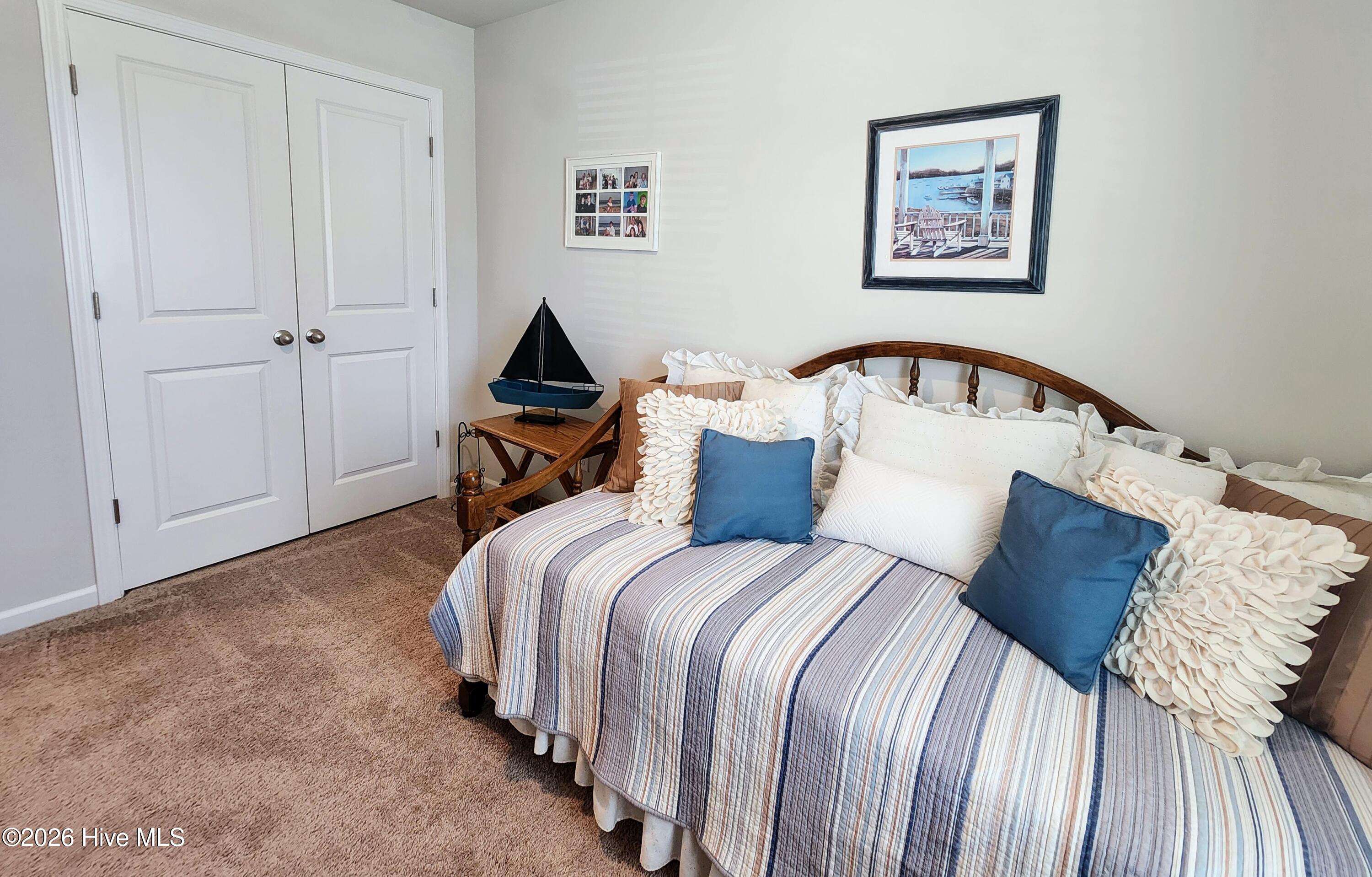 100568159 | Photo 14