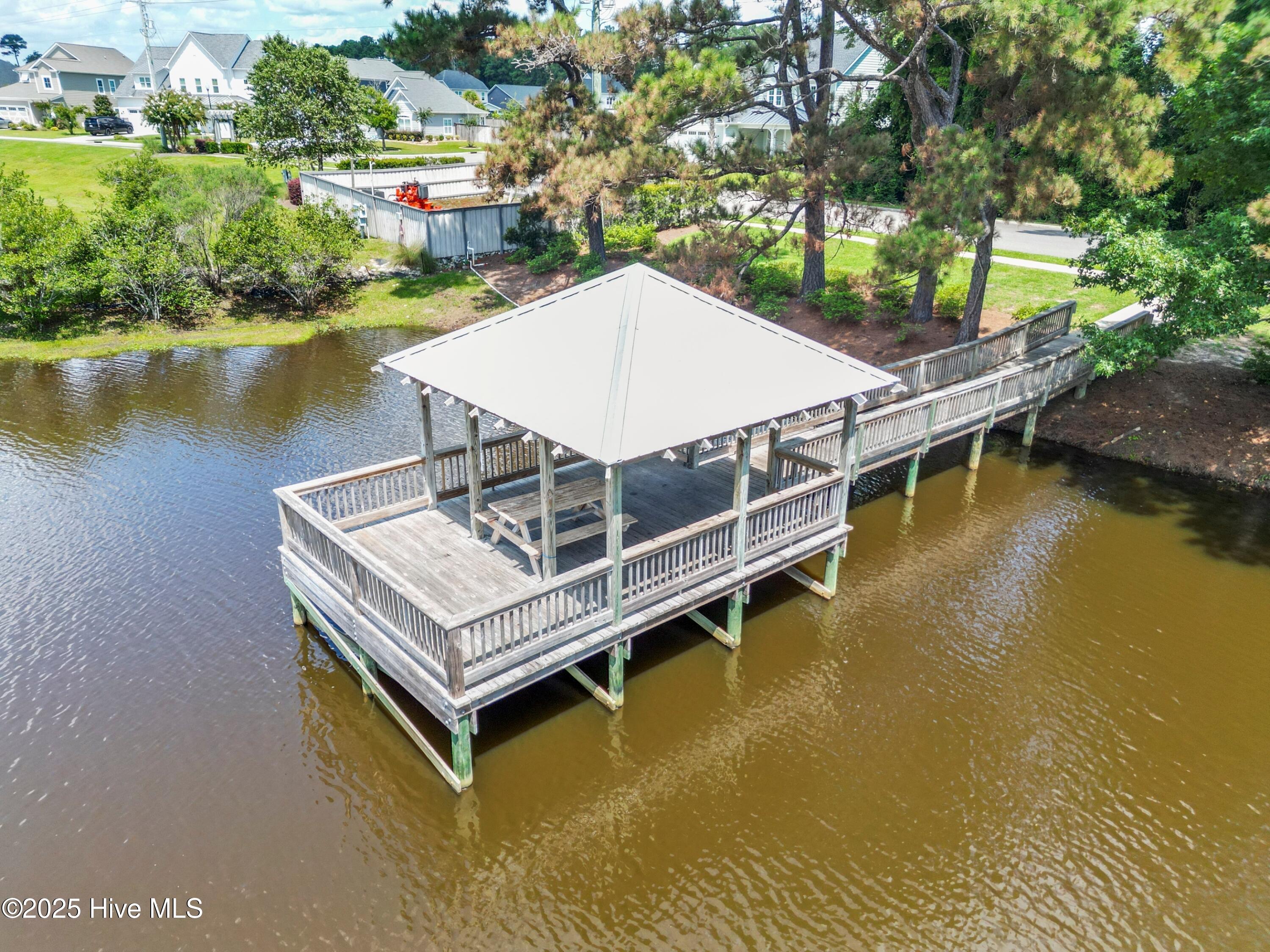 100527219 | Photo 71