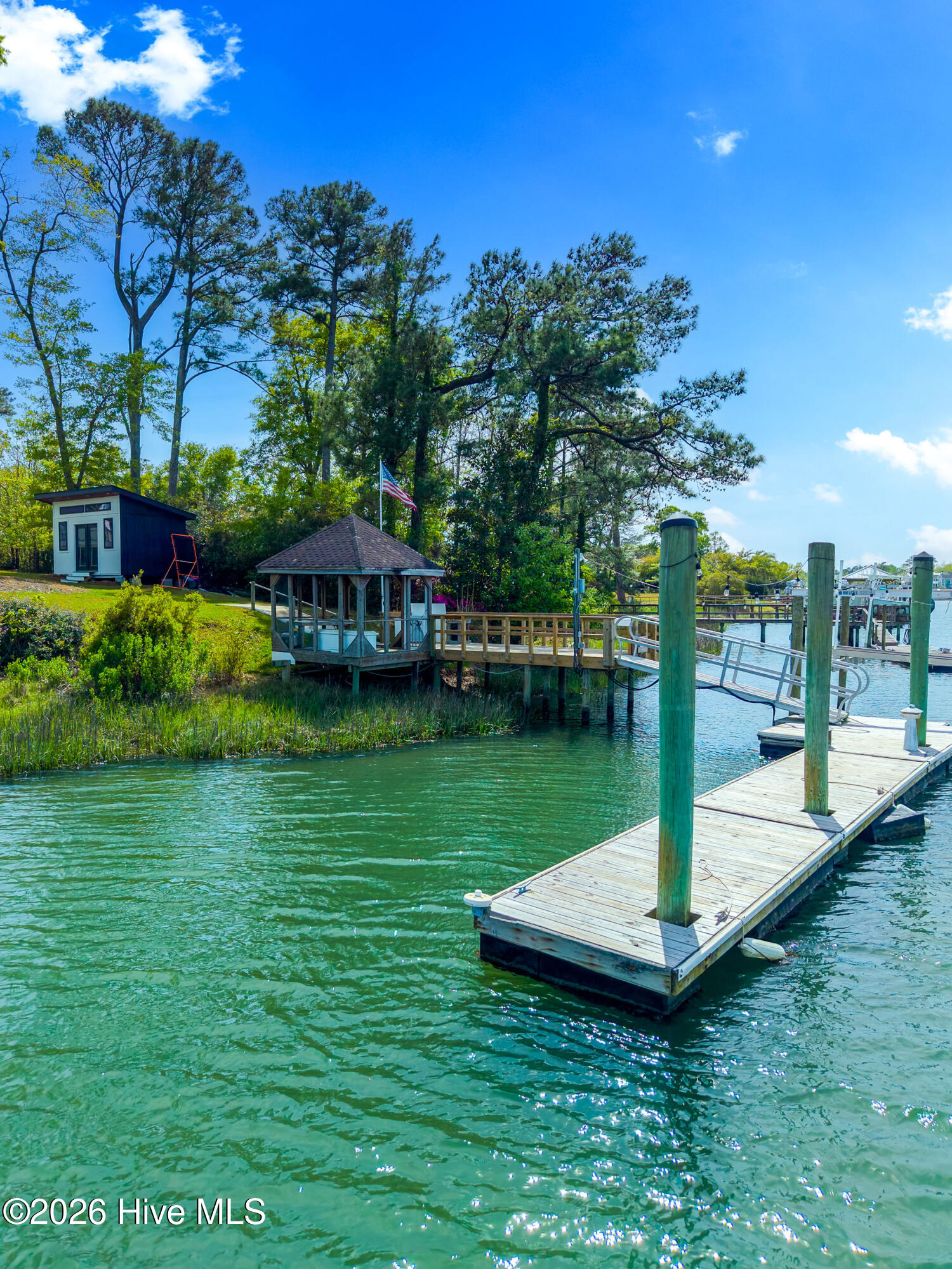 100556349 | Photo 44