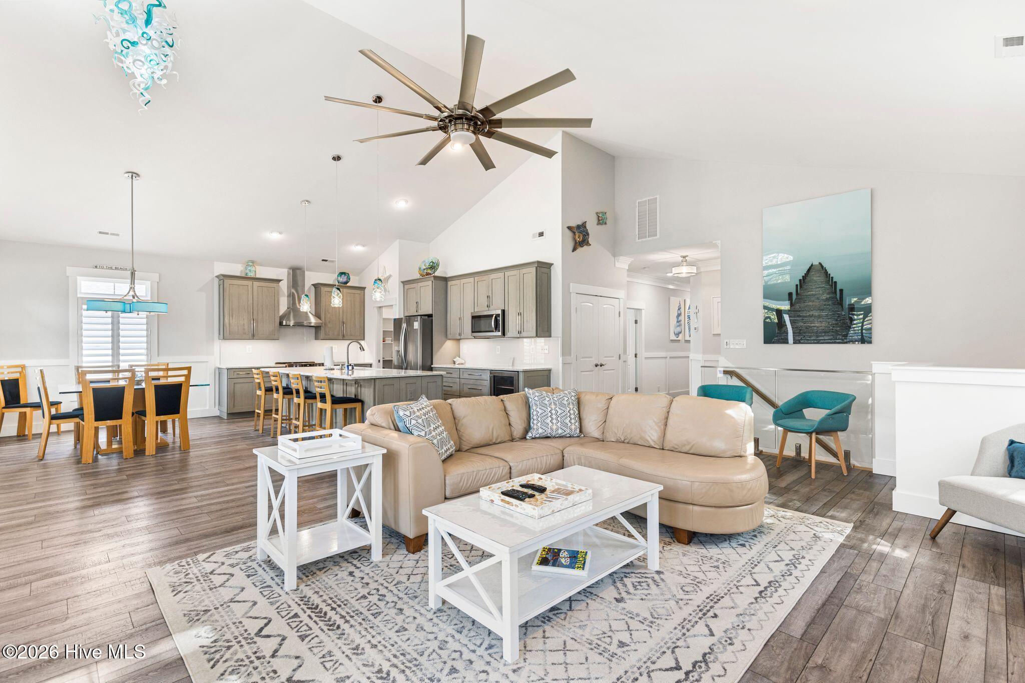 100551574 | Photo 15