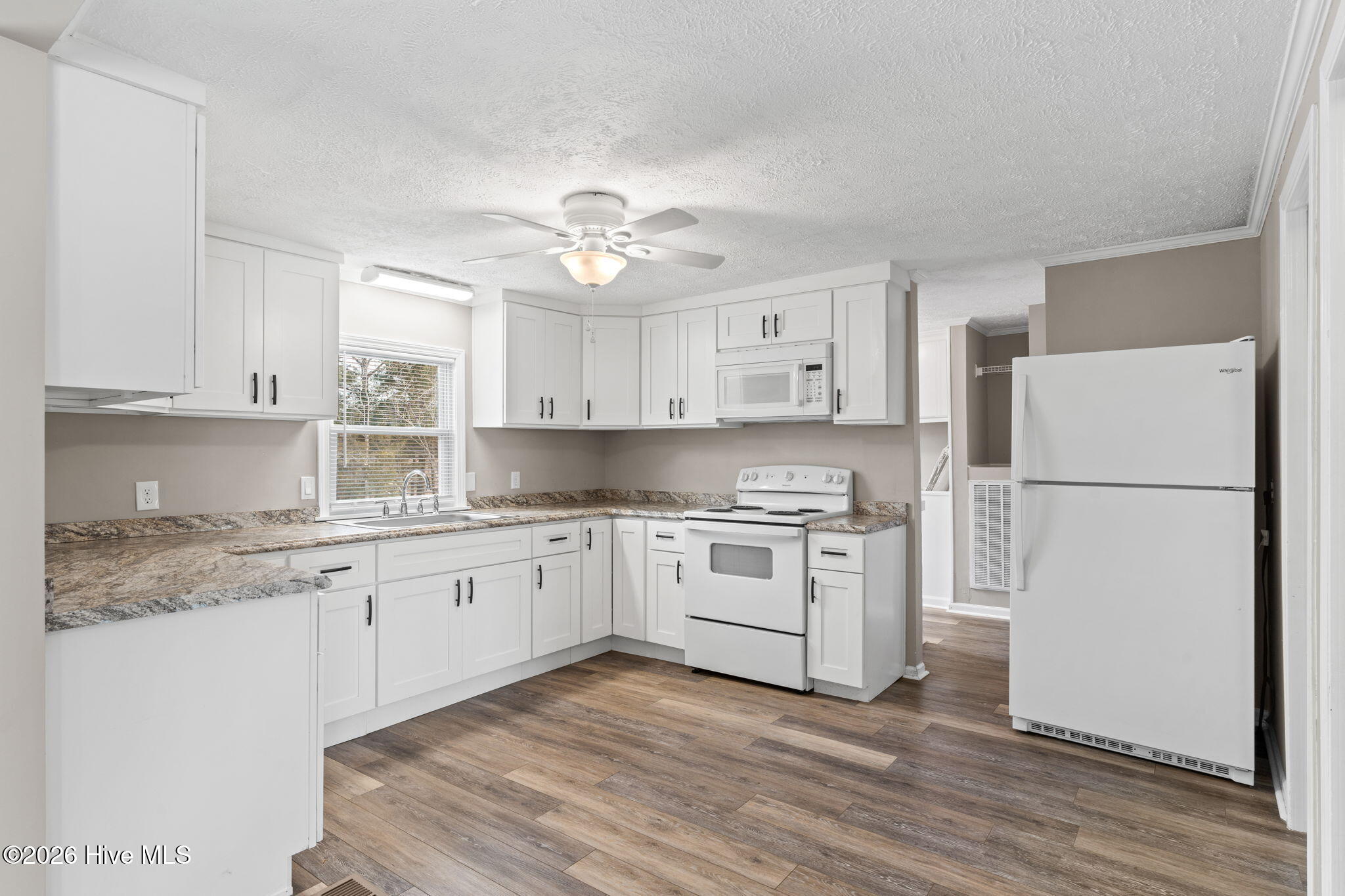 100551725 | Photo 34