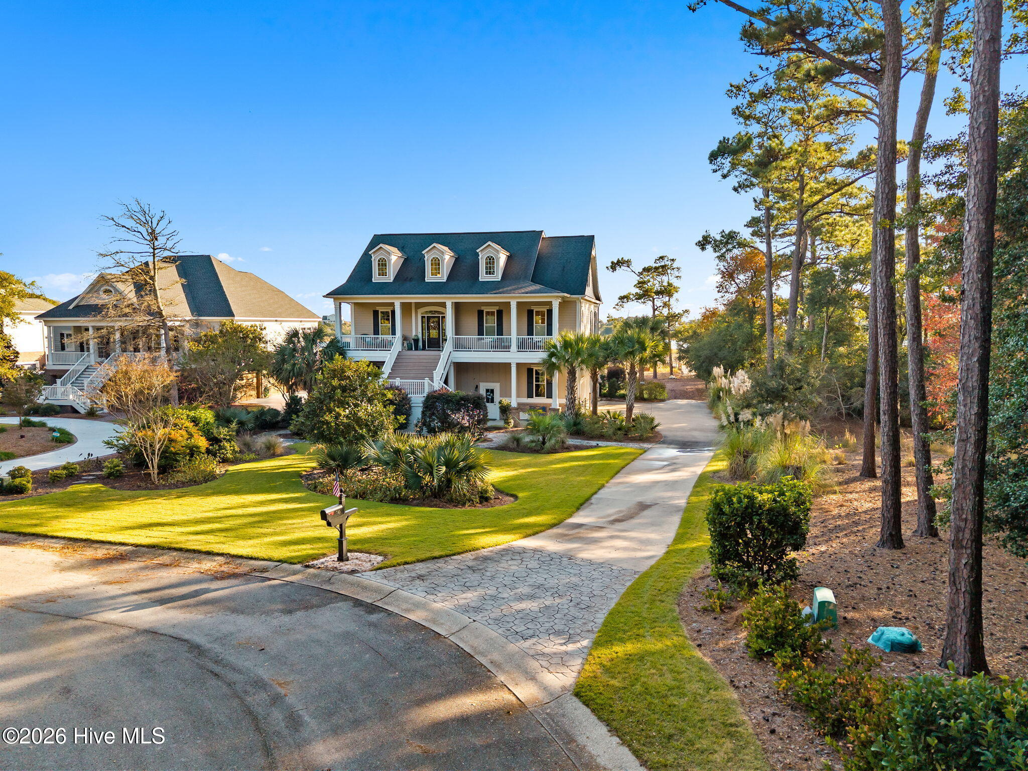 100549947 | Photo 83