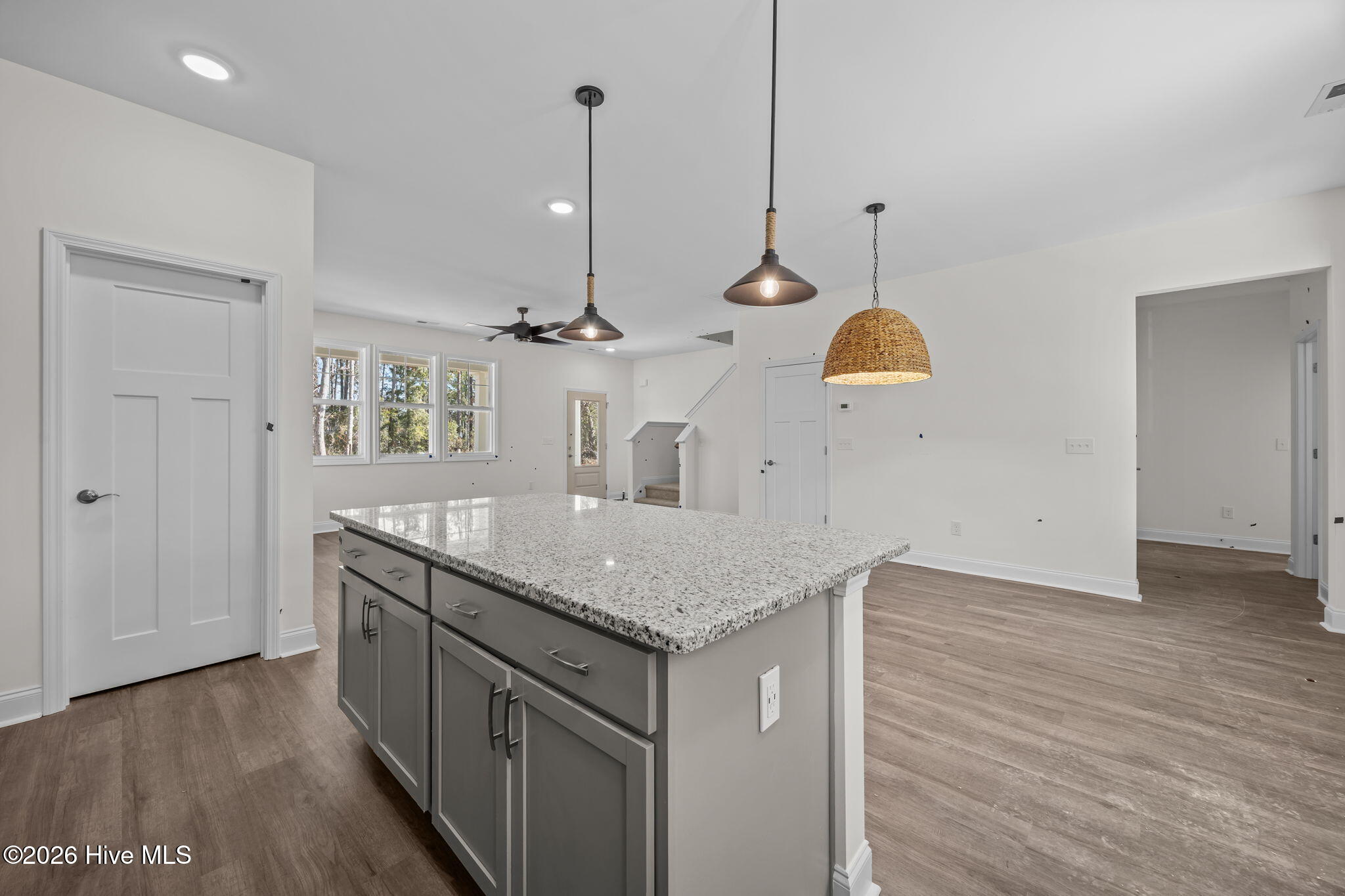 100528707 | Photo 14