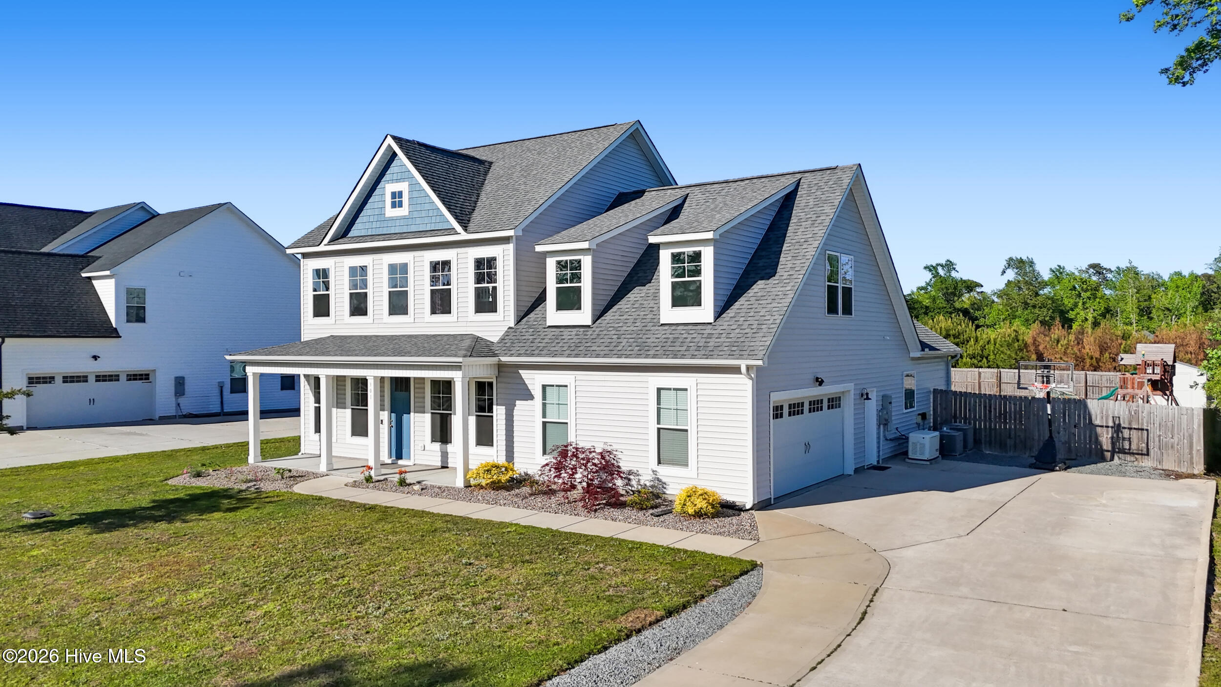 100569391 | Photo 56