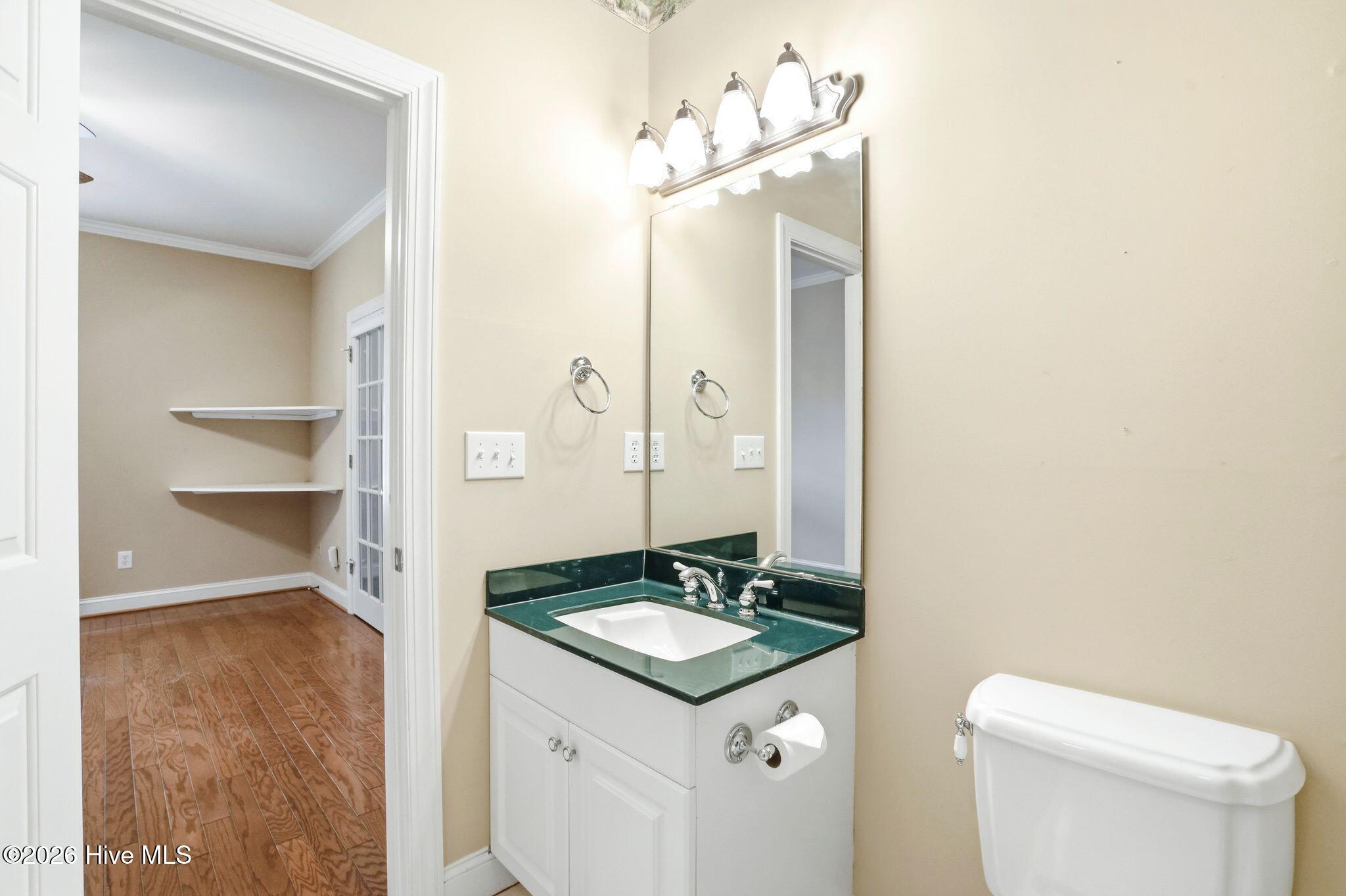 100563594 | Photo 13