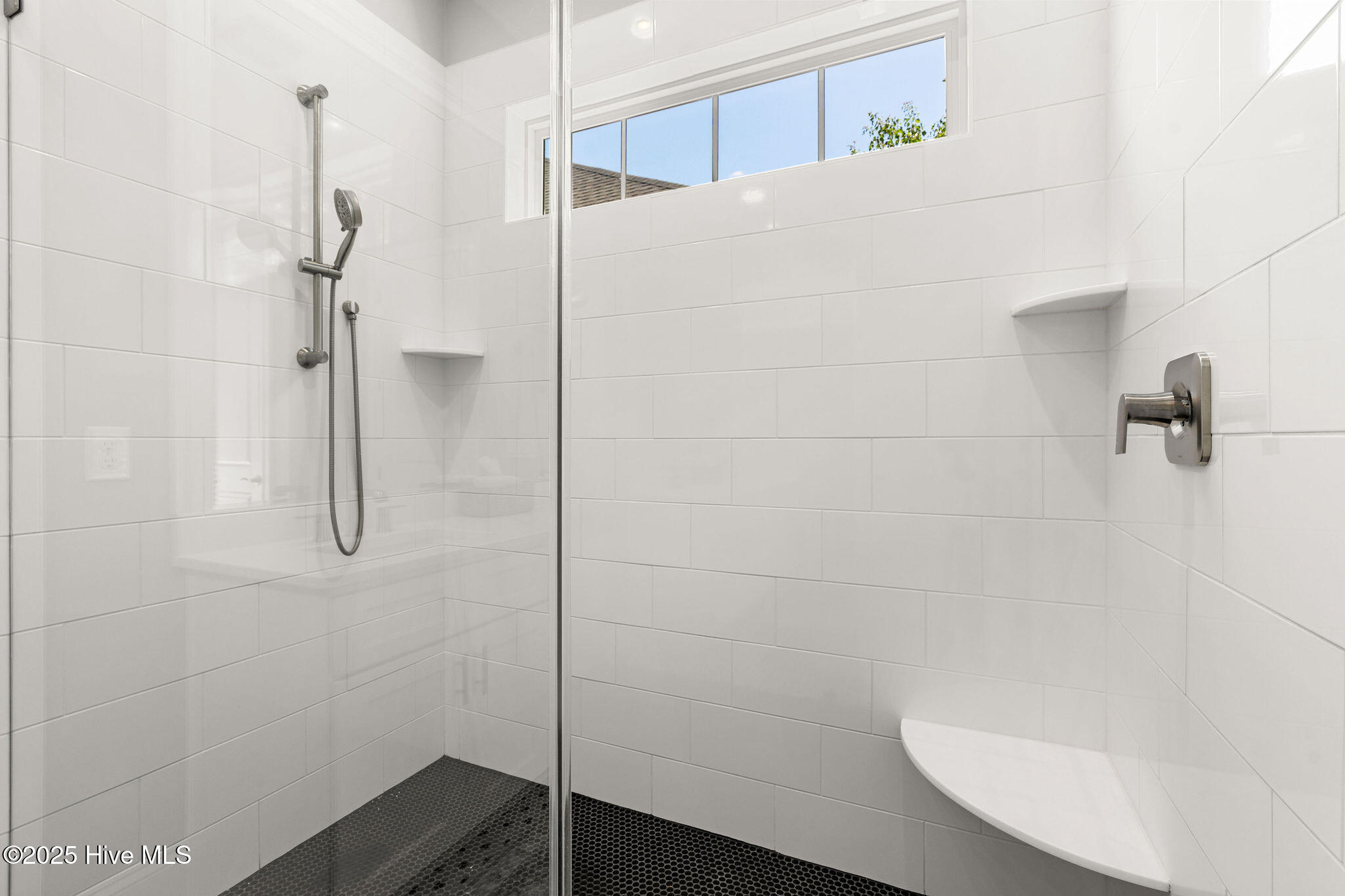 100527939 | Photo 30