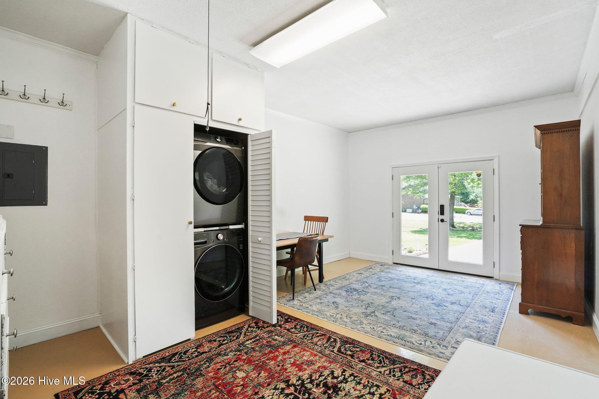 100568648 | Photo 56