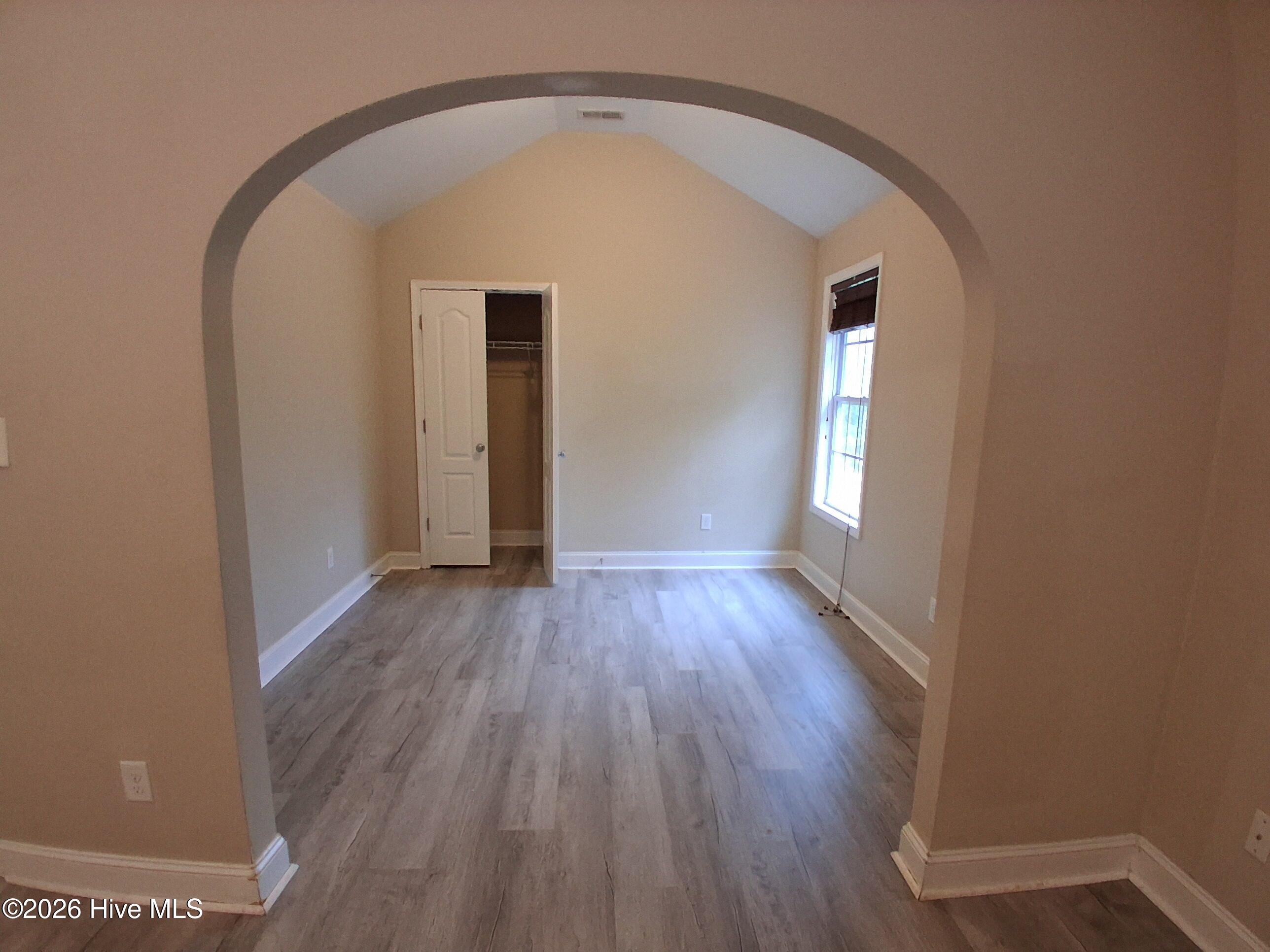 100504331 | Photo 29