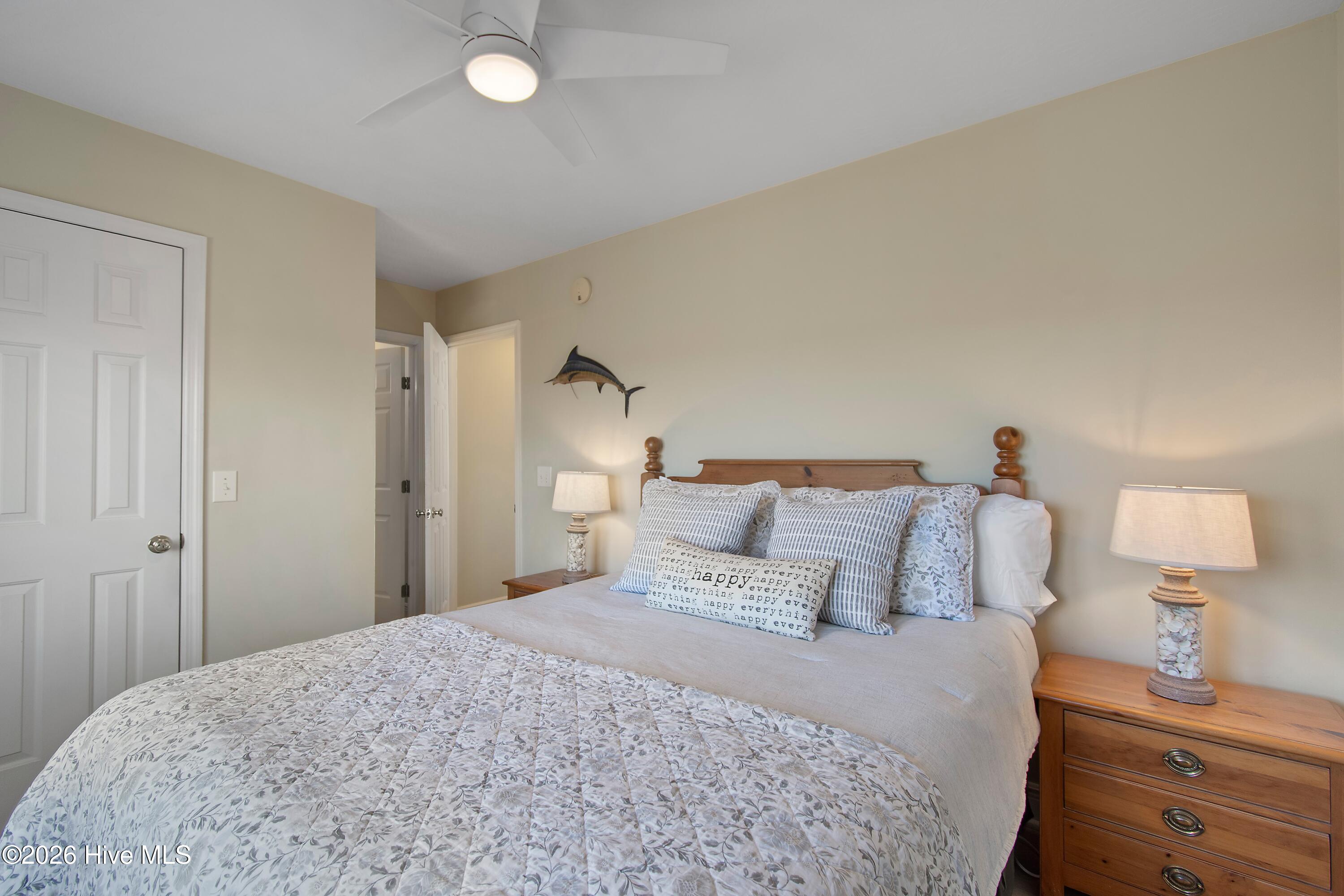 100558900 | Photo 35