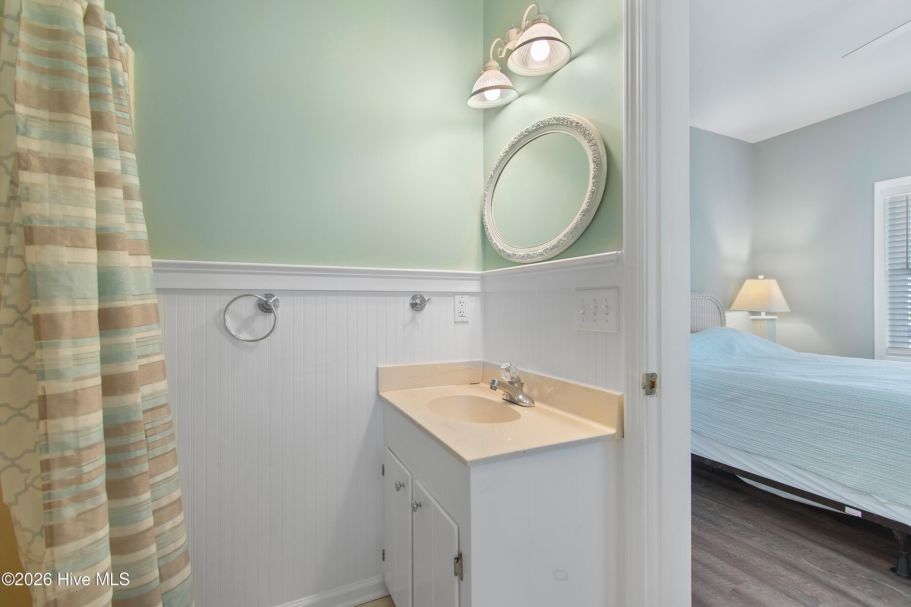 100566525 | Photo 28