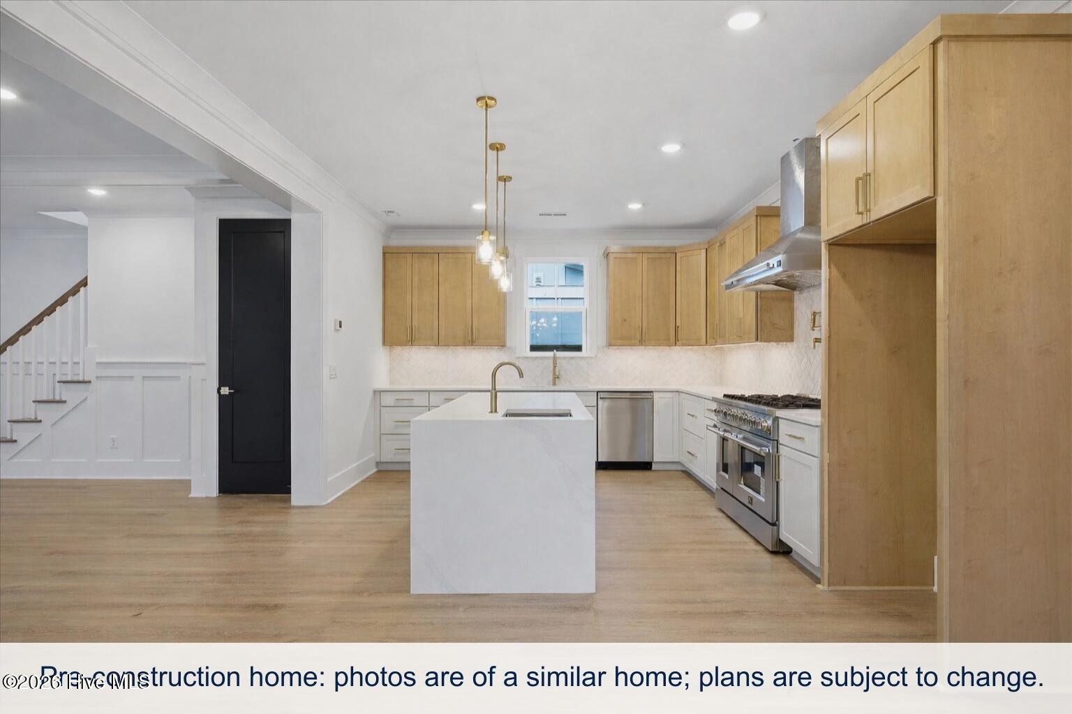 100567849 | Photo 11