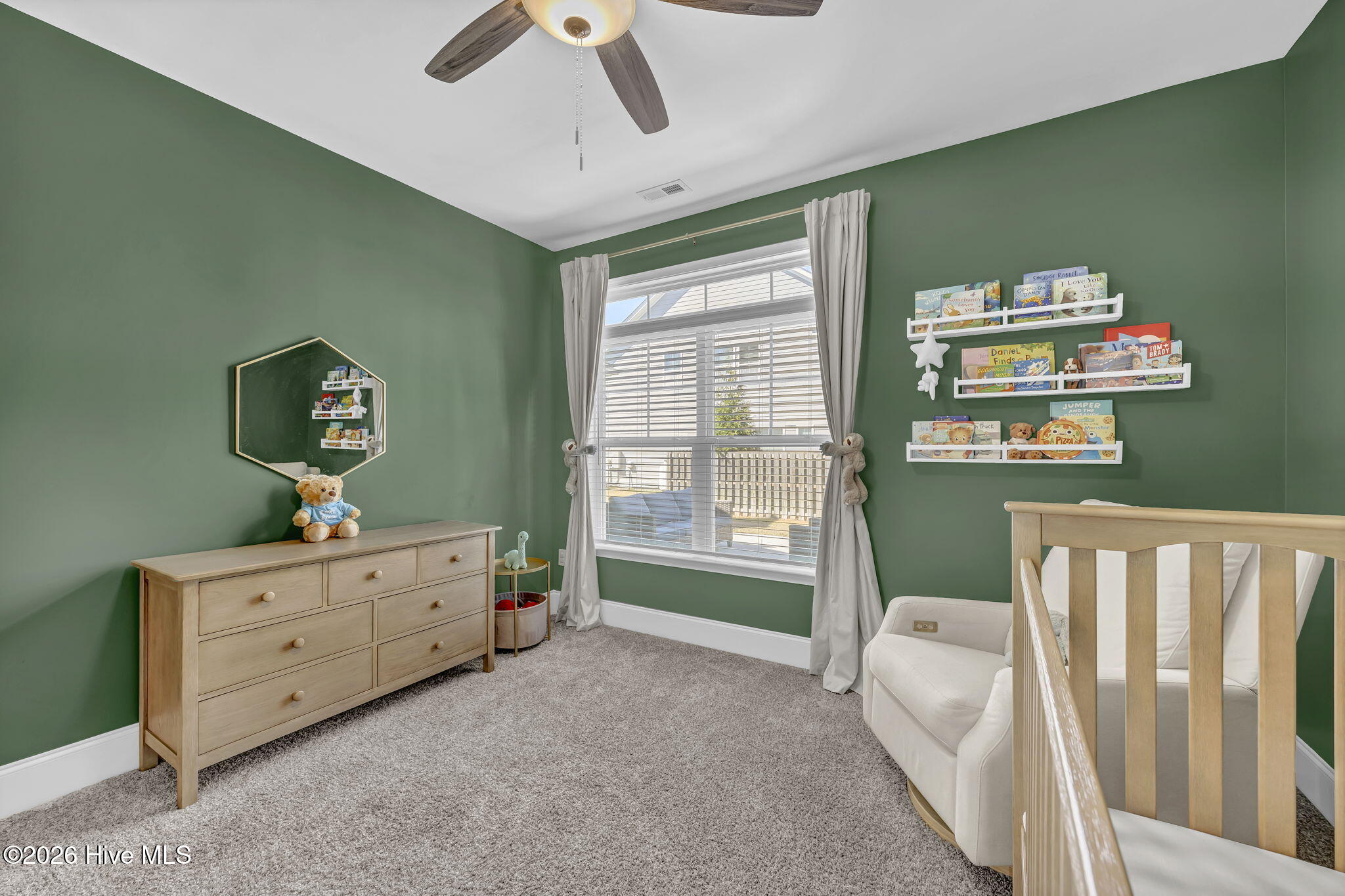 100564994 | Photo 23