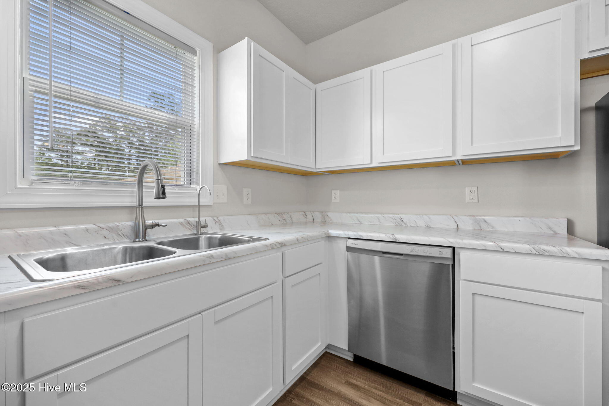 7-web-or-mls-249 Shallowbag Bay Ln. 18