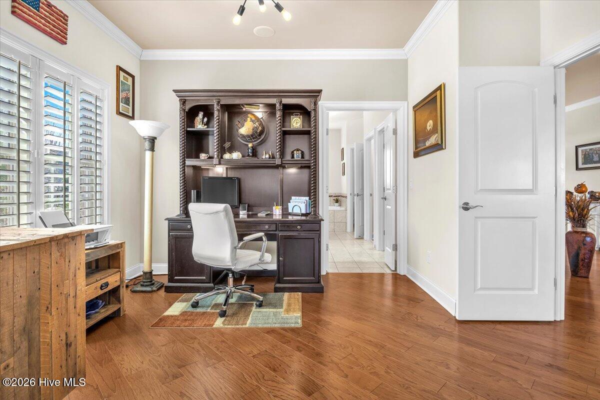 100553917 | Photo 43