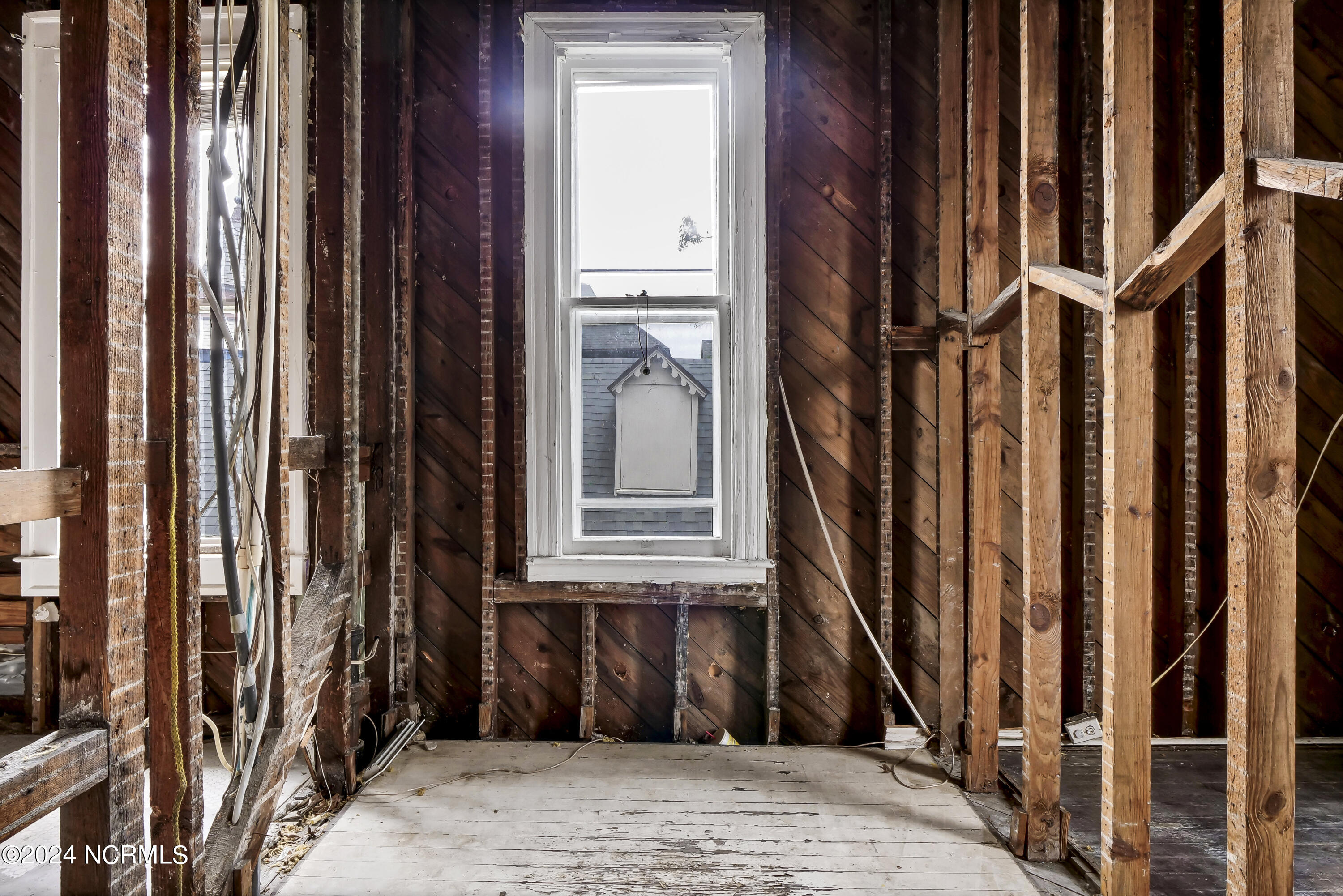 100472145 | Photo 53