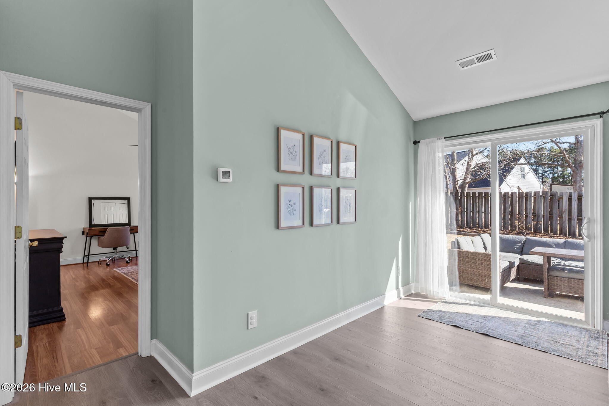 100556757 | Photo 11