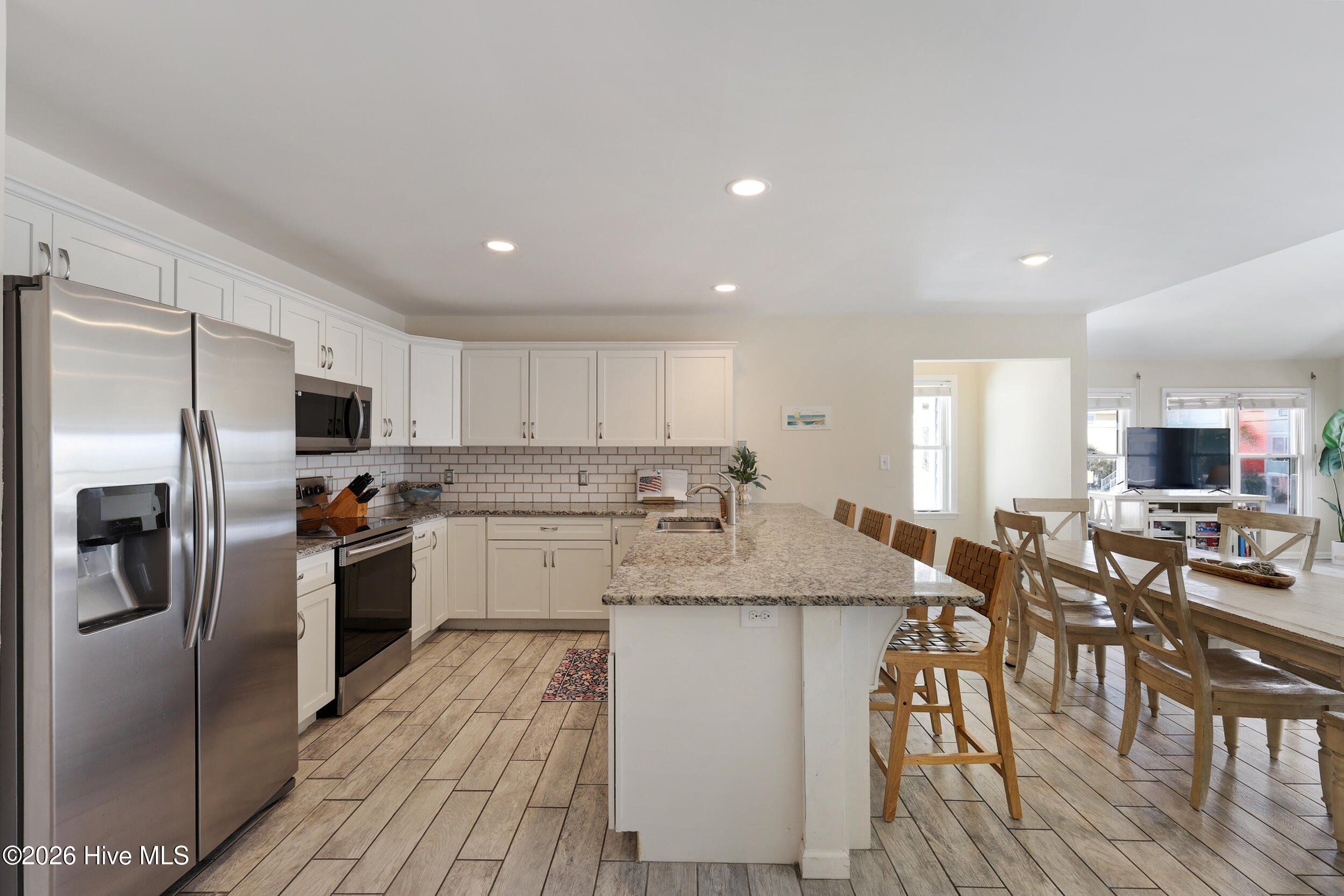 100561472 | Photo 18