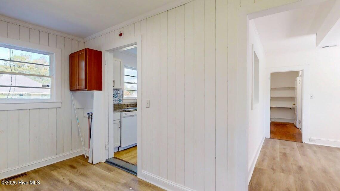 100540630 | Photo 25