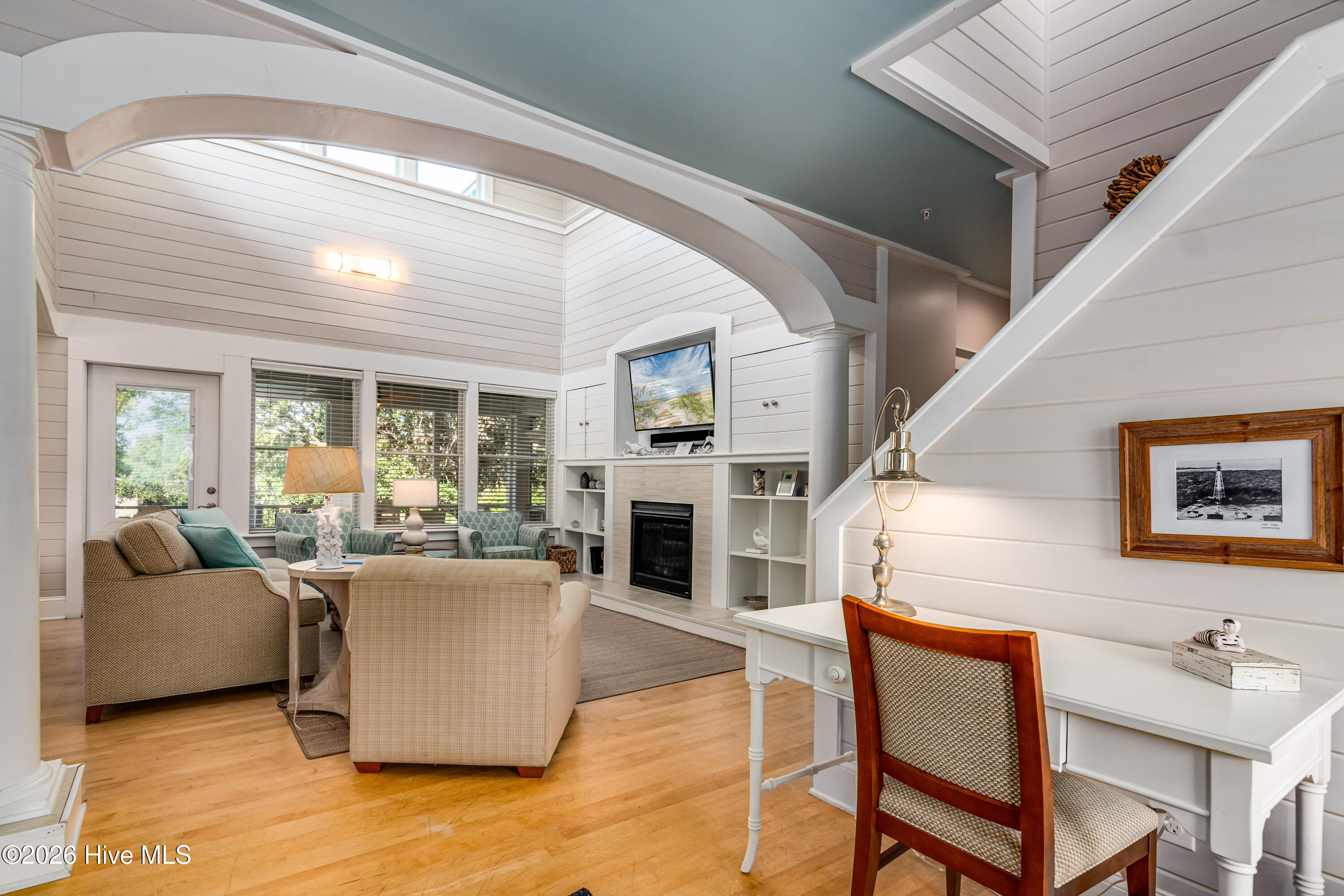 100565822 | Photo 14