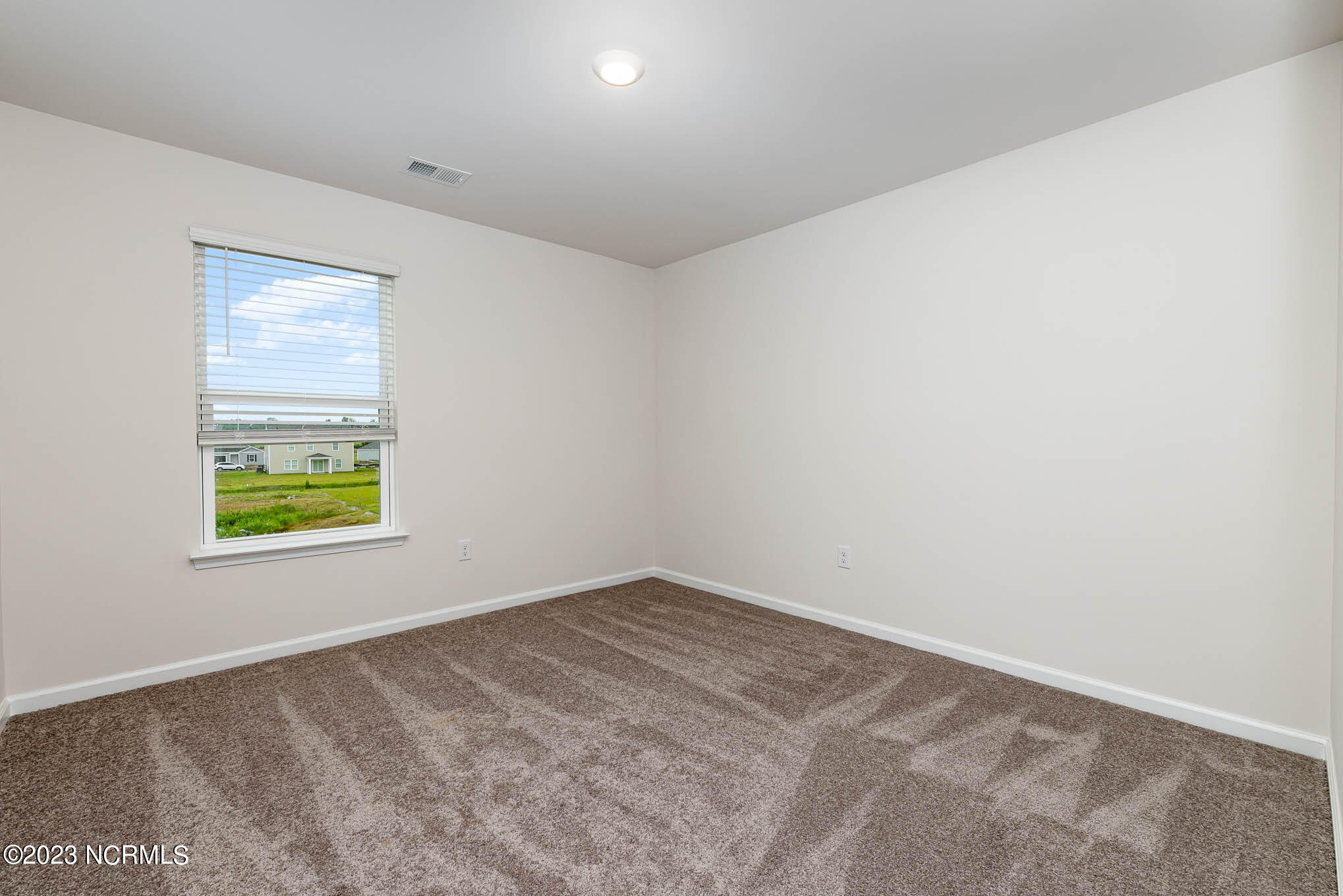 100529753 | Photo 28