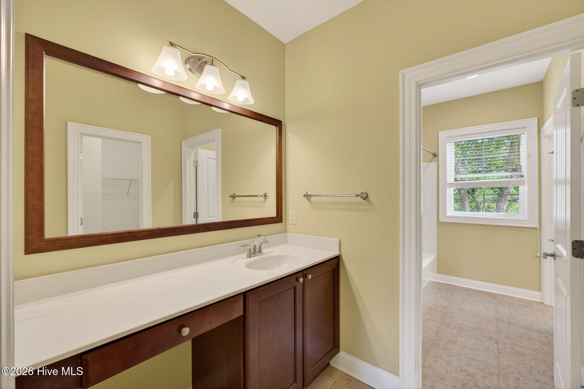 100566414 | Photo 60